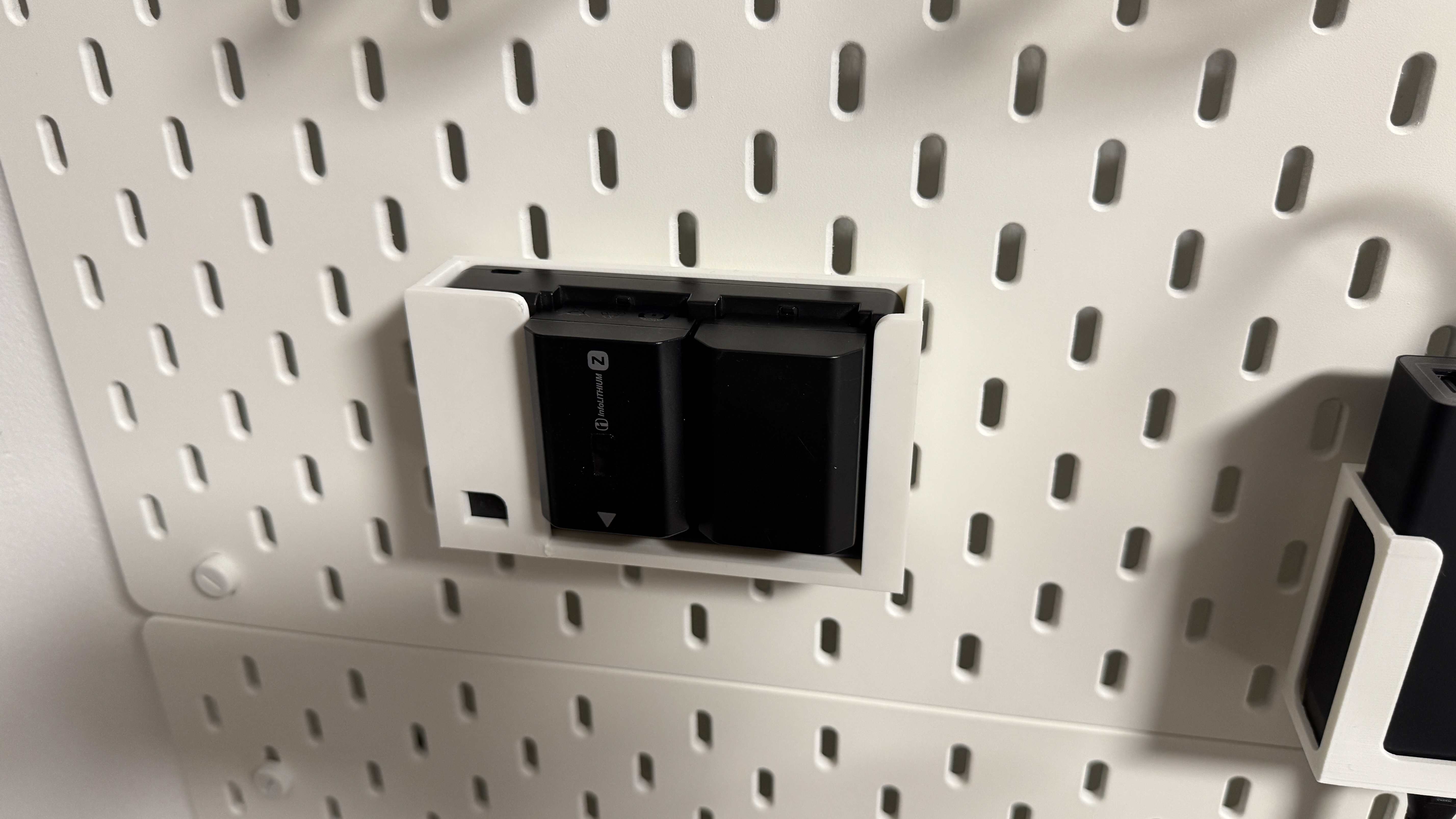 Blumax Charger Holder for Skadis