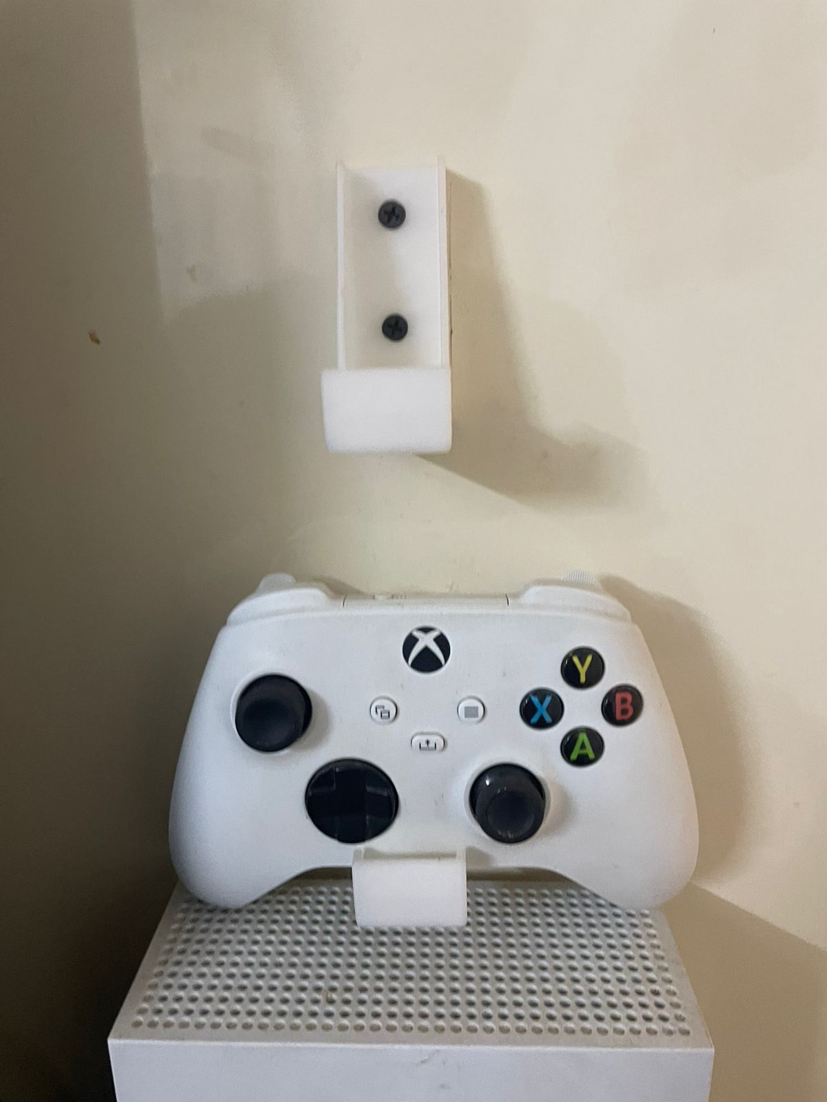 Xbox controller wall mount