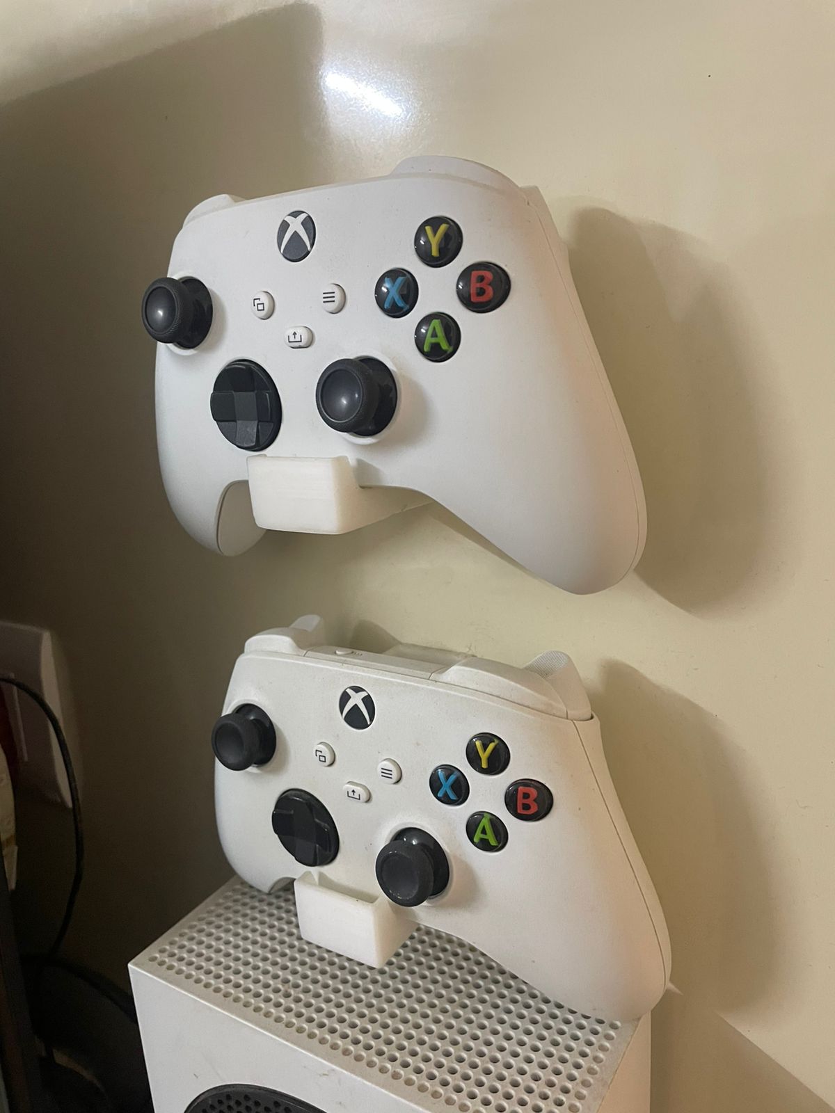 Miniatura 2 do modelo 3D Xbox controller wall mount