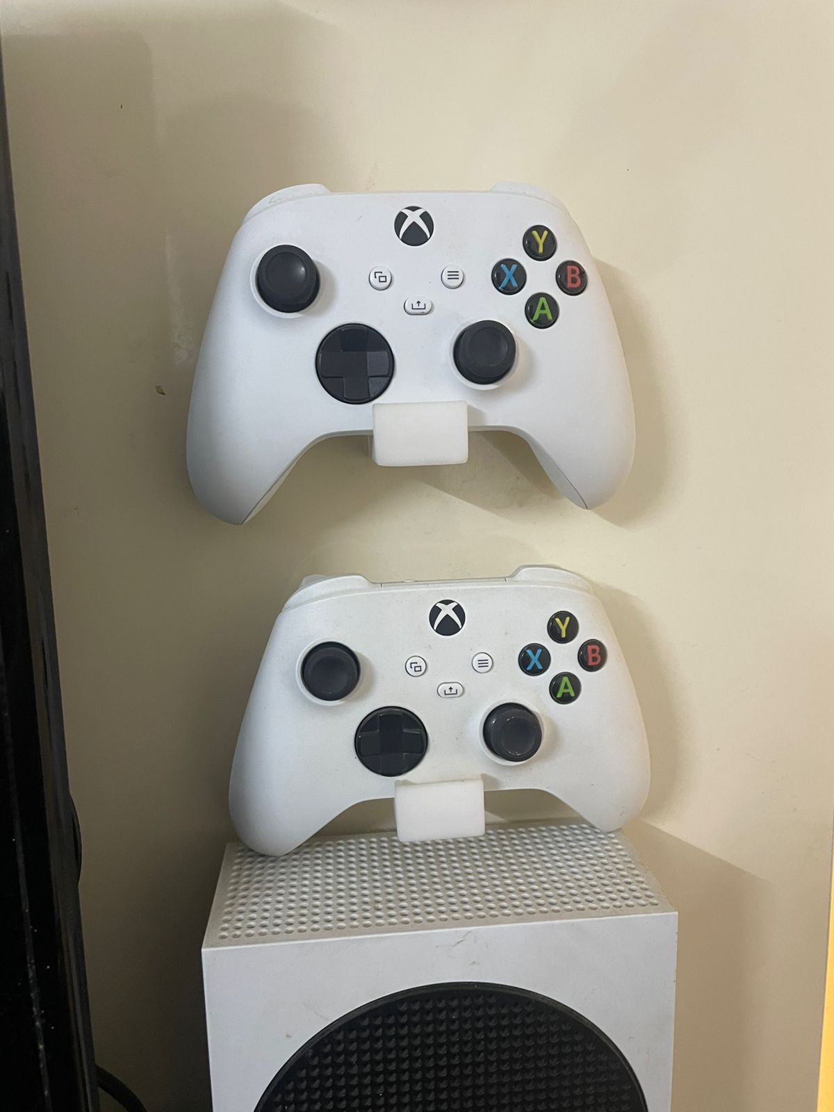 Miniatura 5 do modelo 3D Xbox controller wall mount