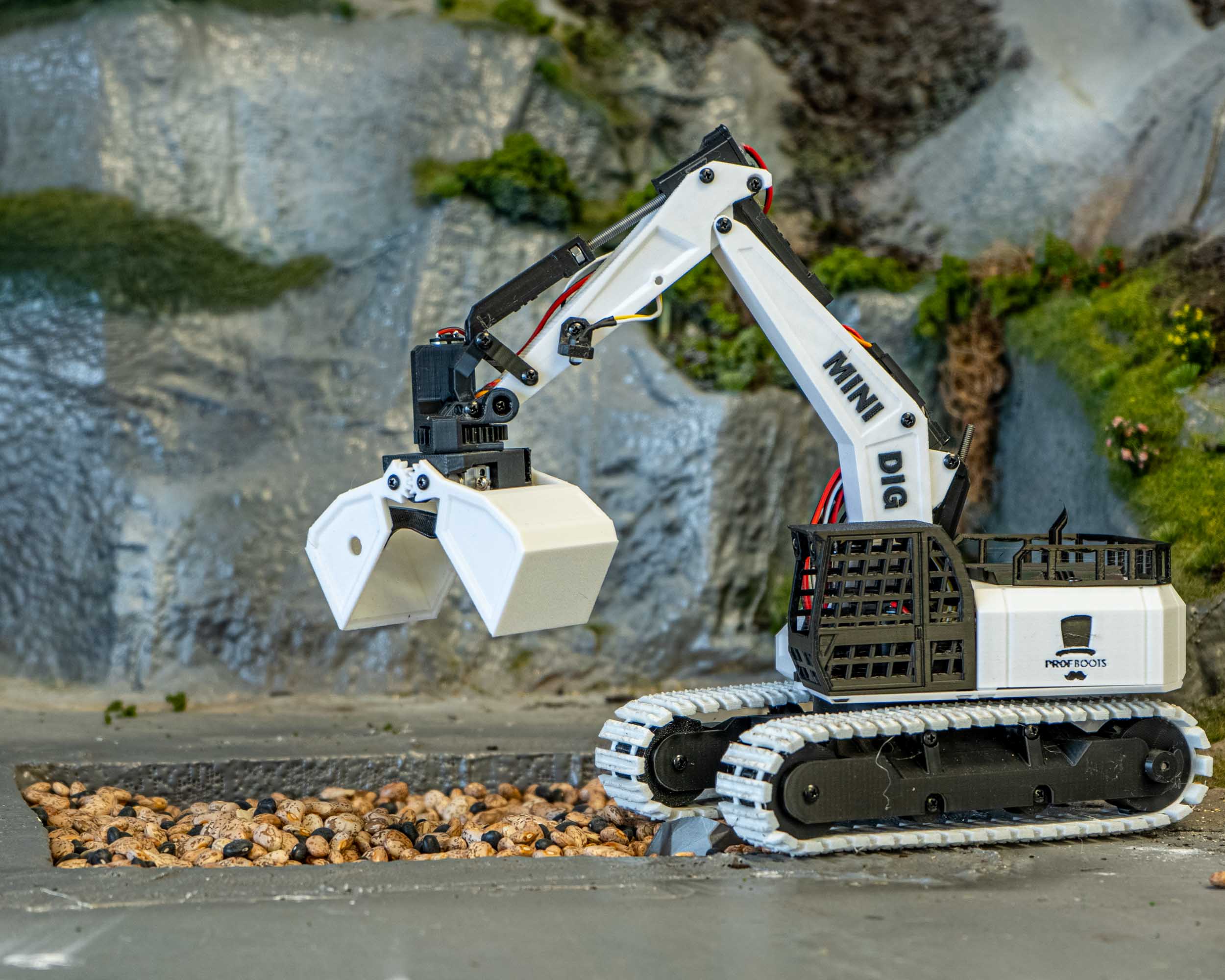 RC Excavator Large Scoop