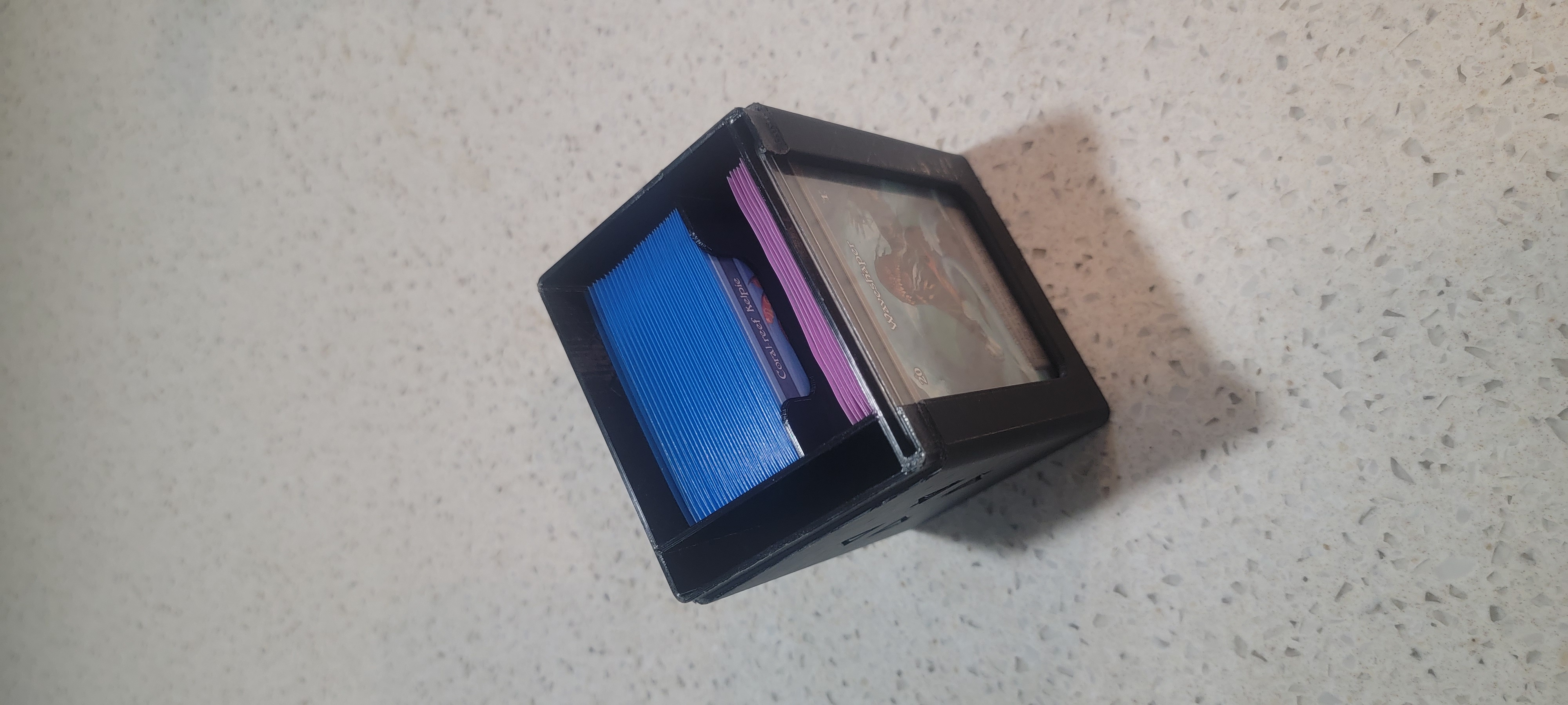 Sorcery: Contested Realm Deck Box — miniatura 3