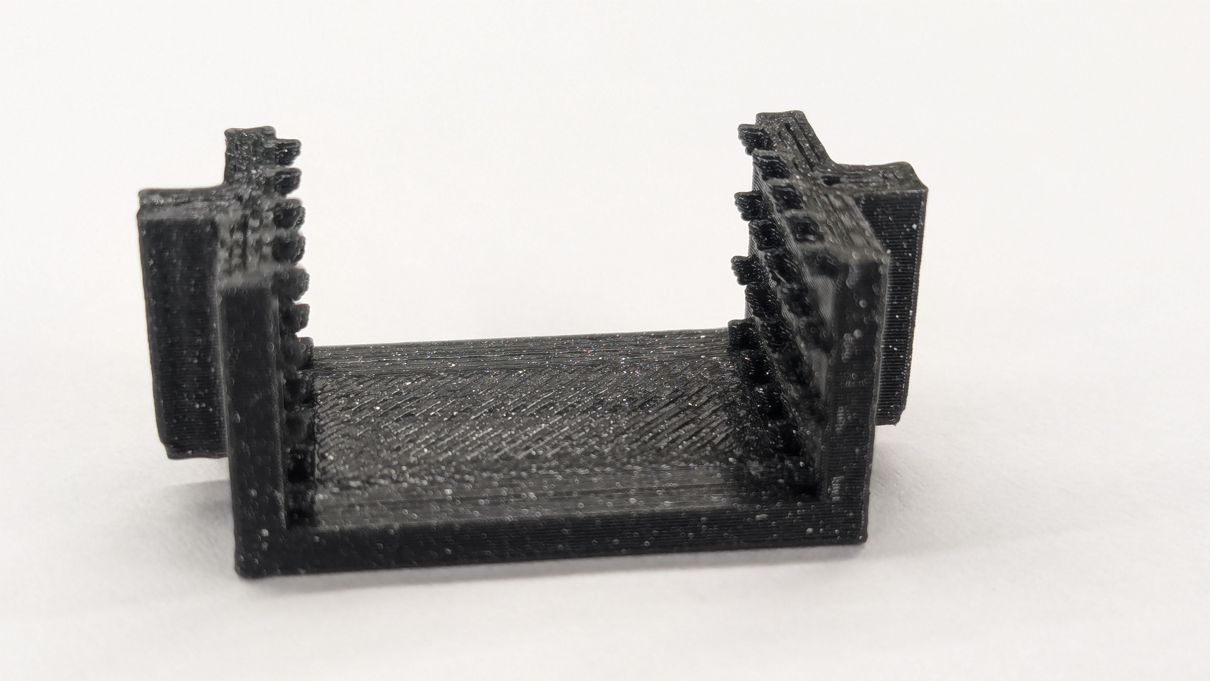 Mold for suspending tissue in agarose