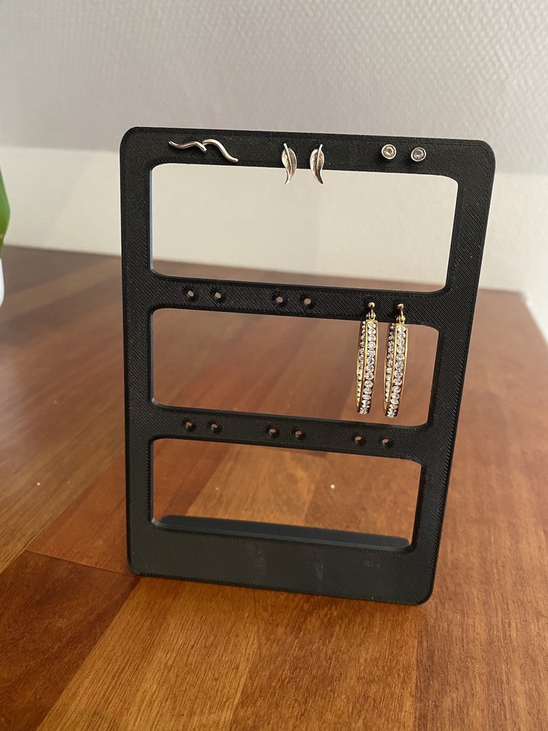 Simple earring stand