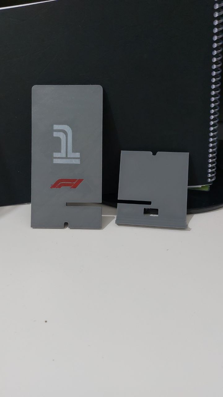 Supporto telefono F1 | F1 phone stand