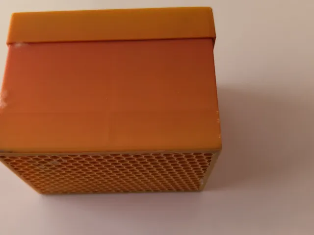Travel cases for shampoo and conditioner bars