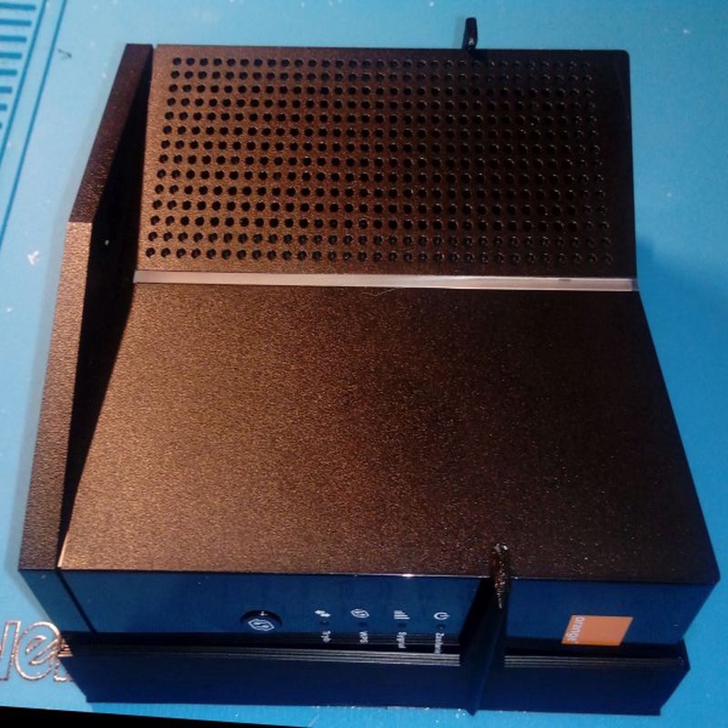 Orange Smart WiFi Box wall mount