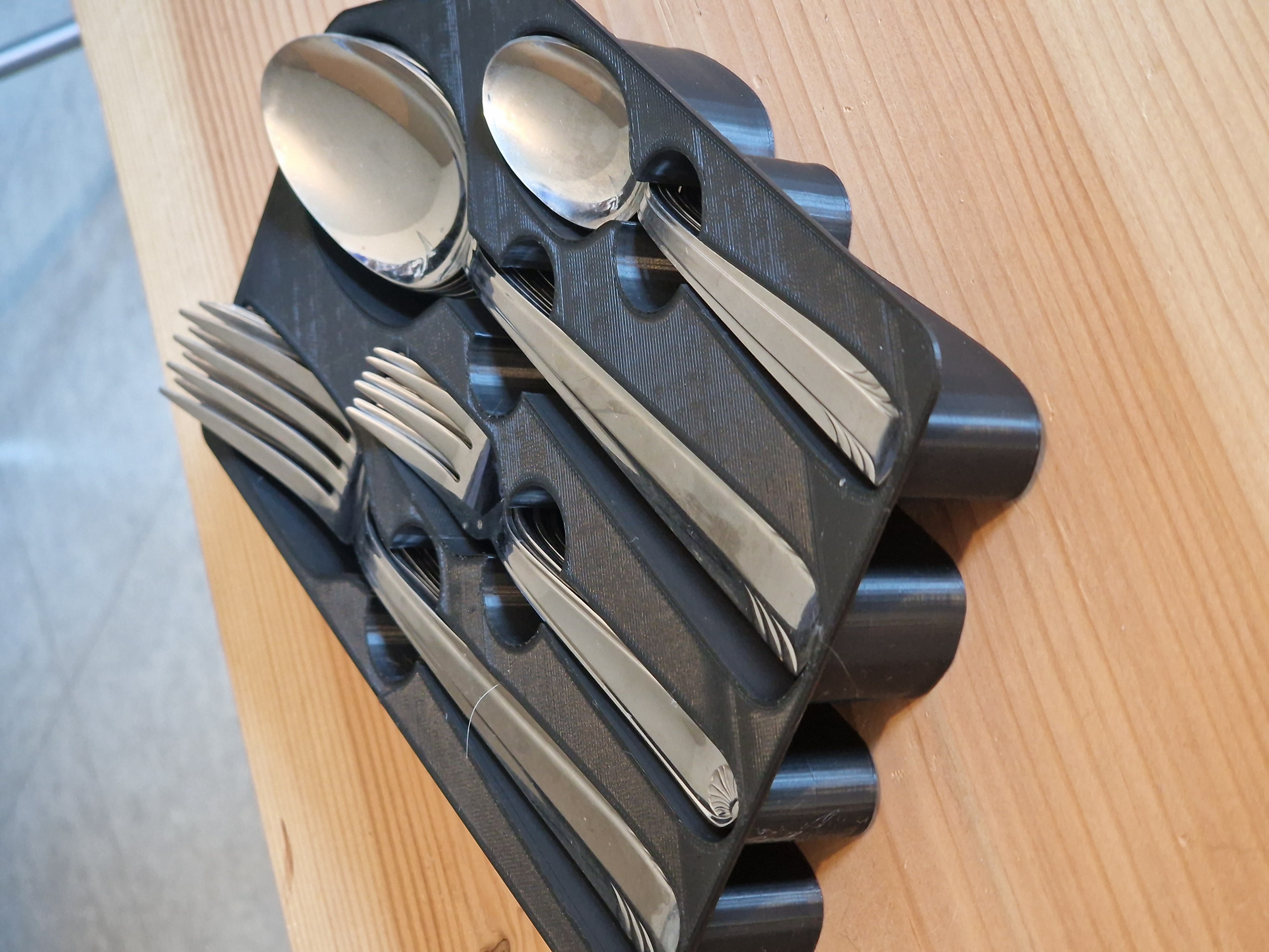 Cutlery tray