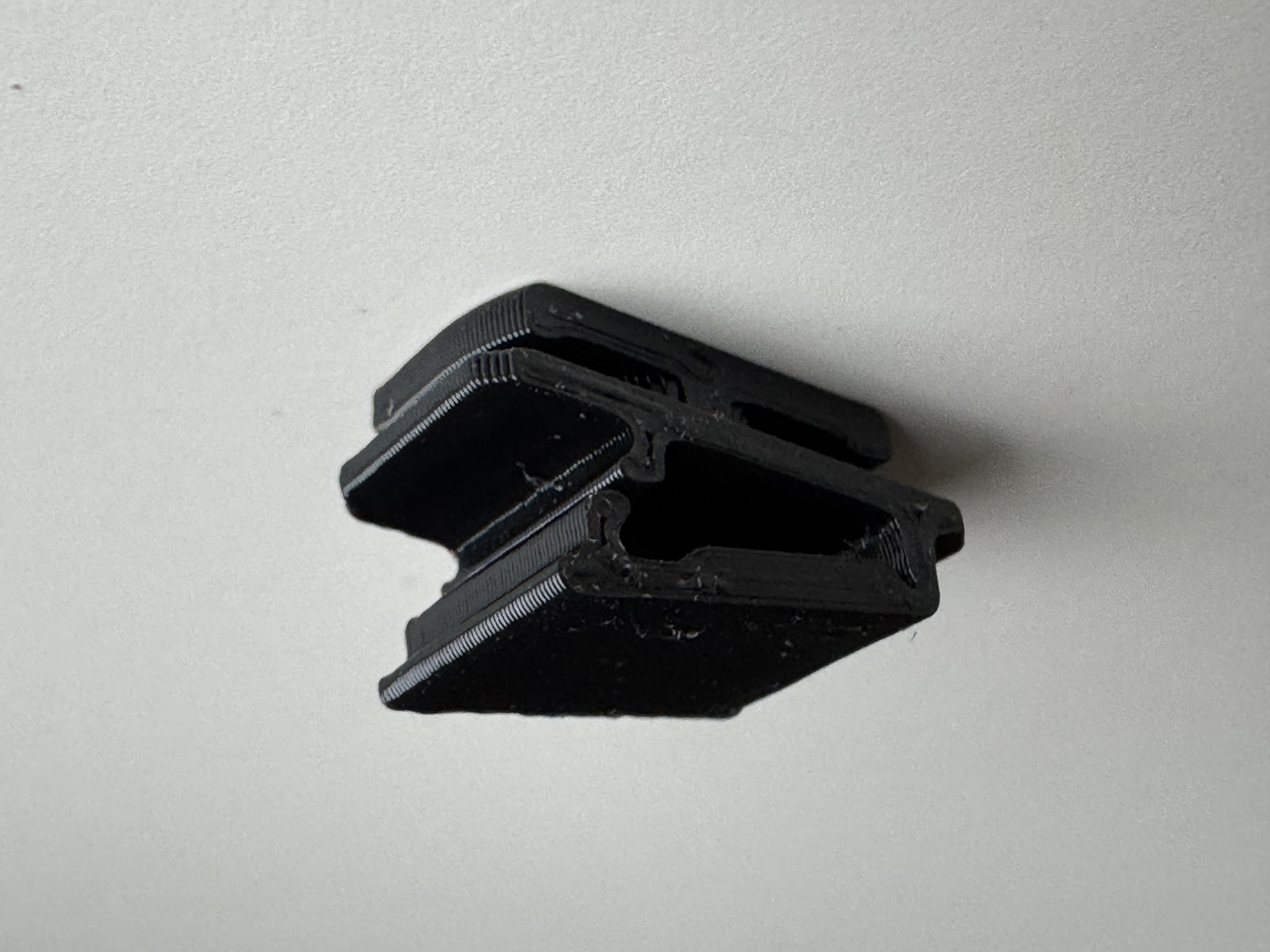 Cable clip for 30x30 profile with 8 mm slot