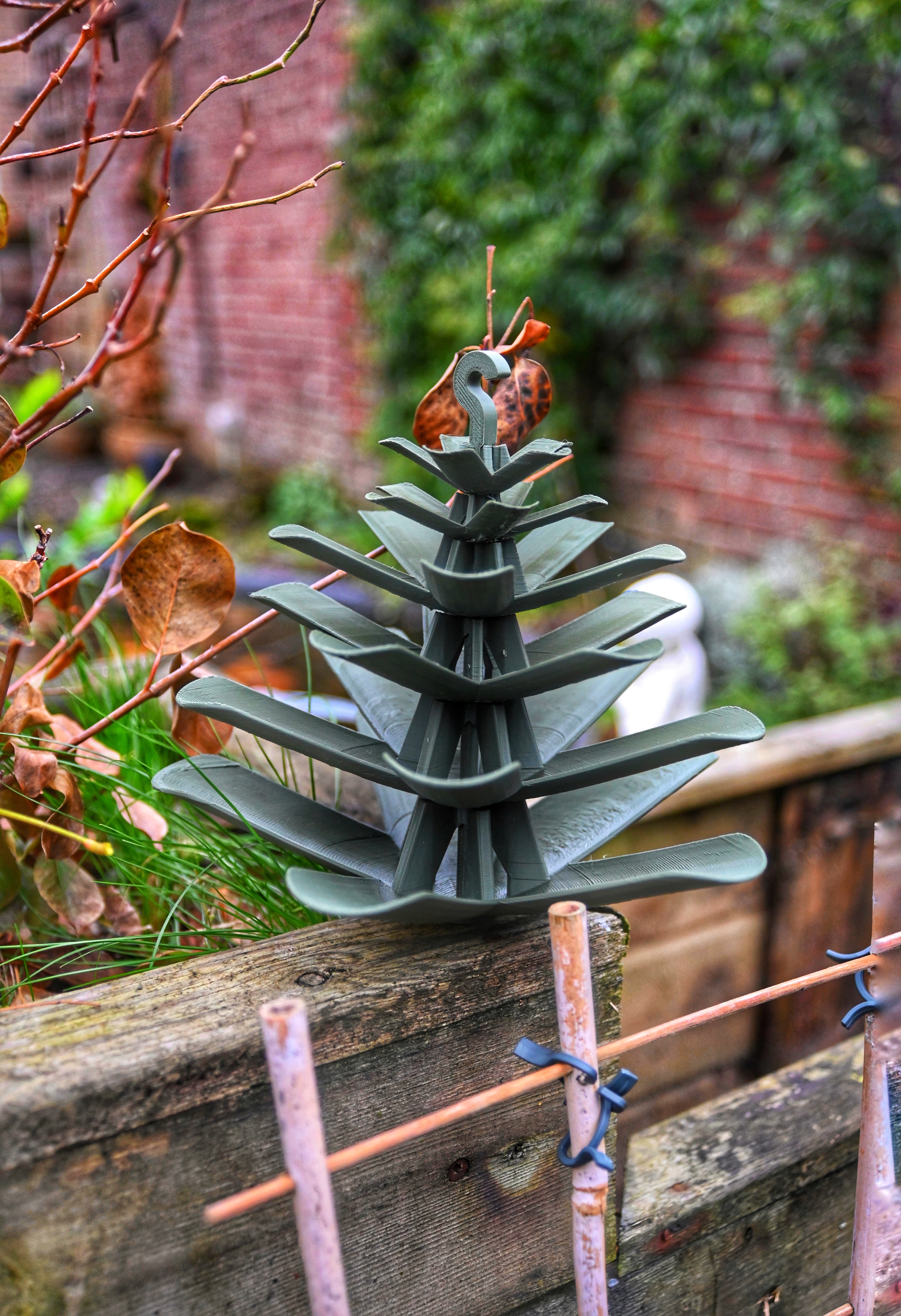 Birdfeeder pinecone — thumbnail 3