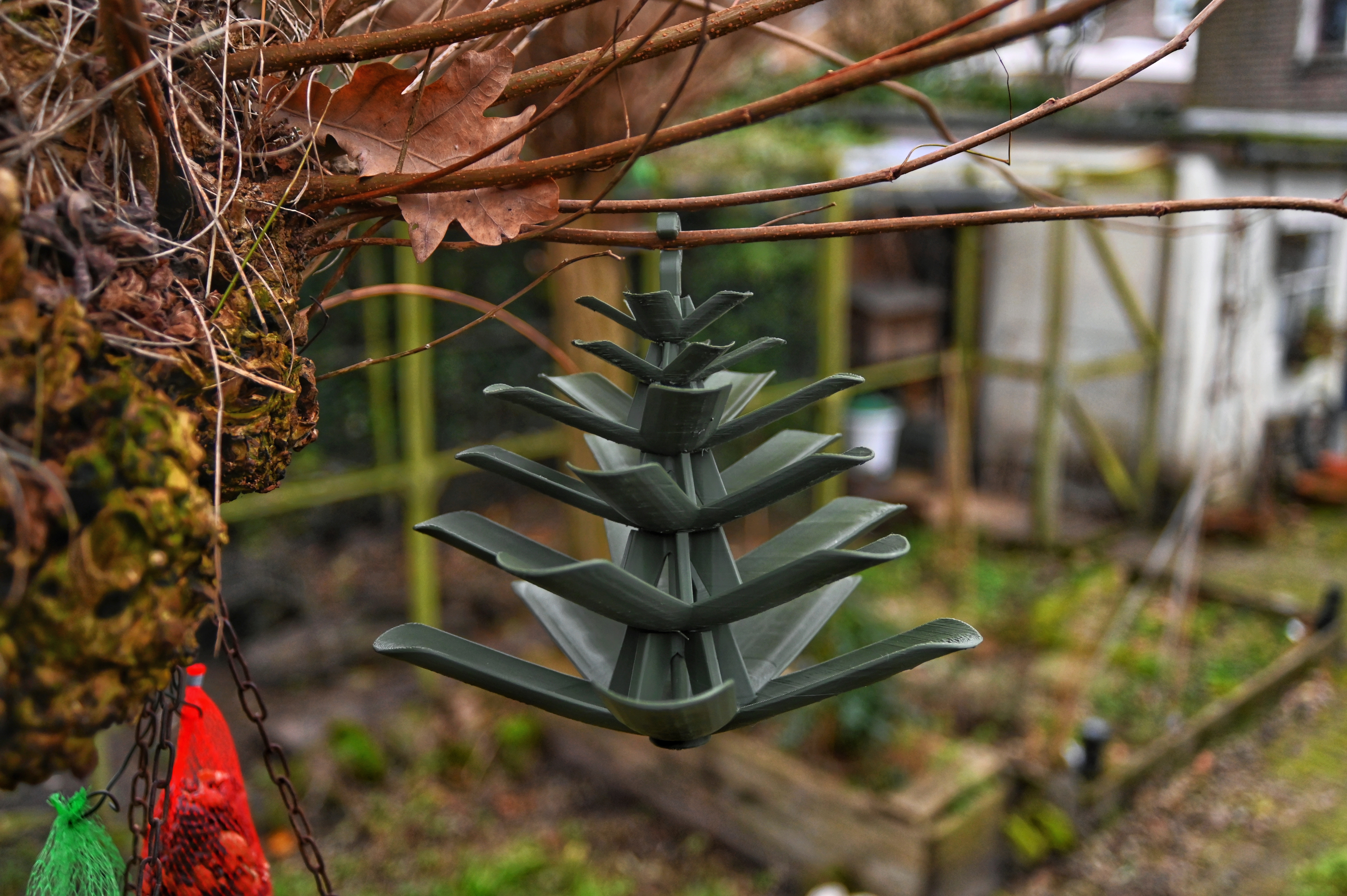 Birdfeeder pinecone — thumbnail 4