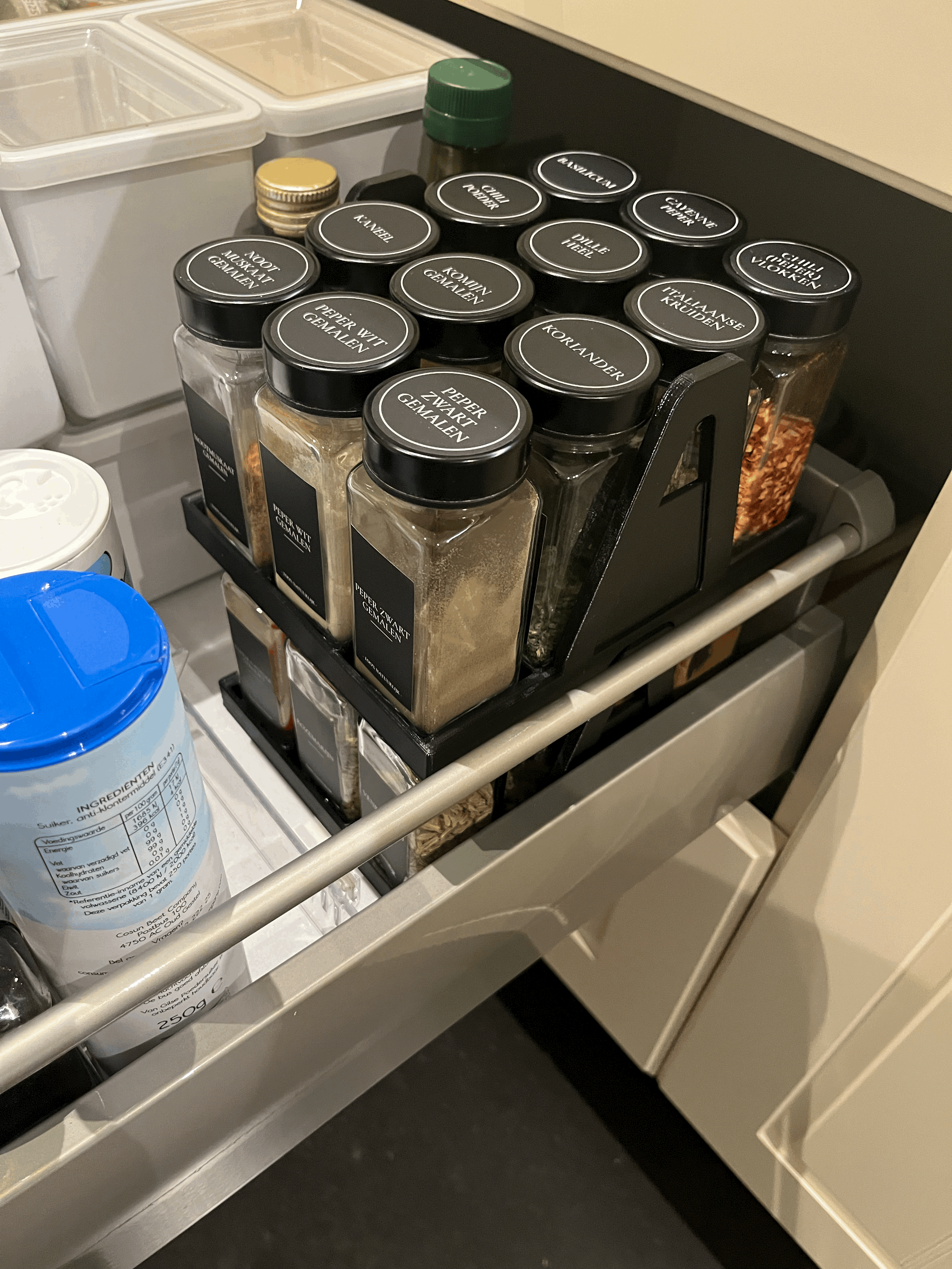 Miniatura 4 do modelo 3D Stackable Rack Spice Jars