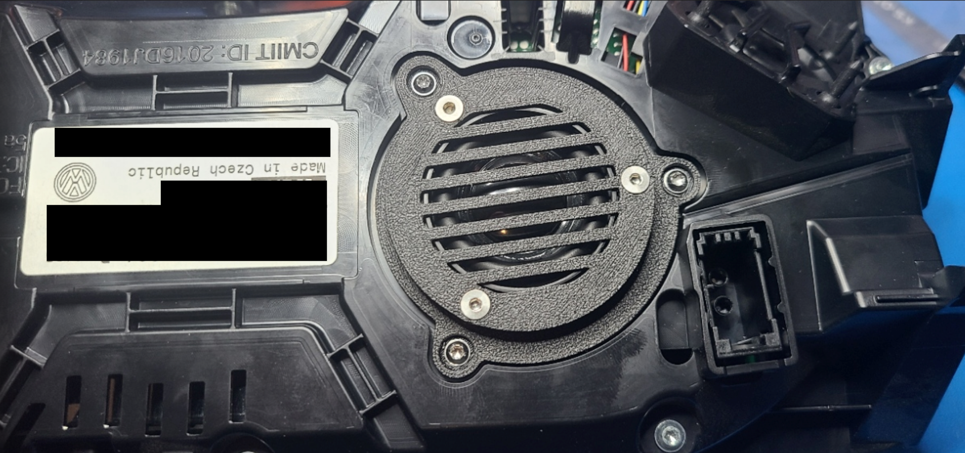 VW Tiguan instrument cluster speaker mount