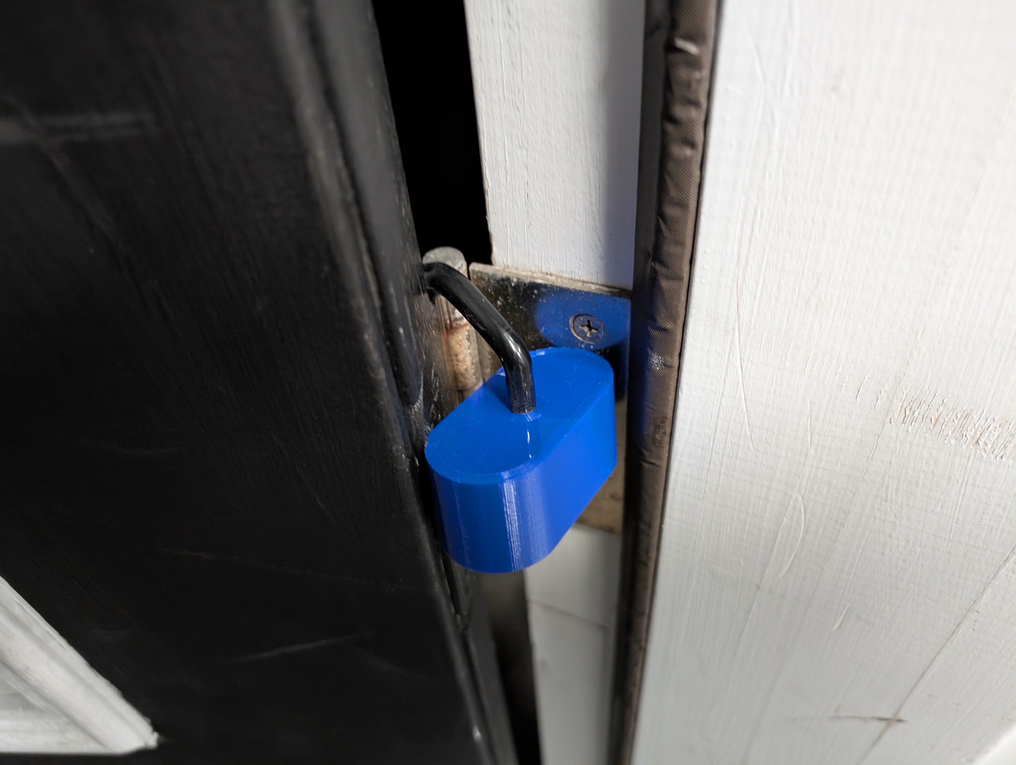 Door stop, hinge based
