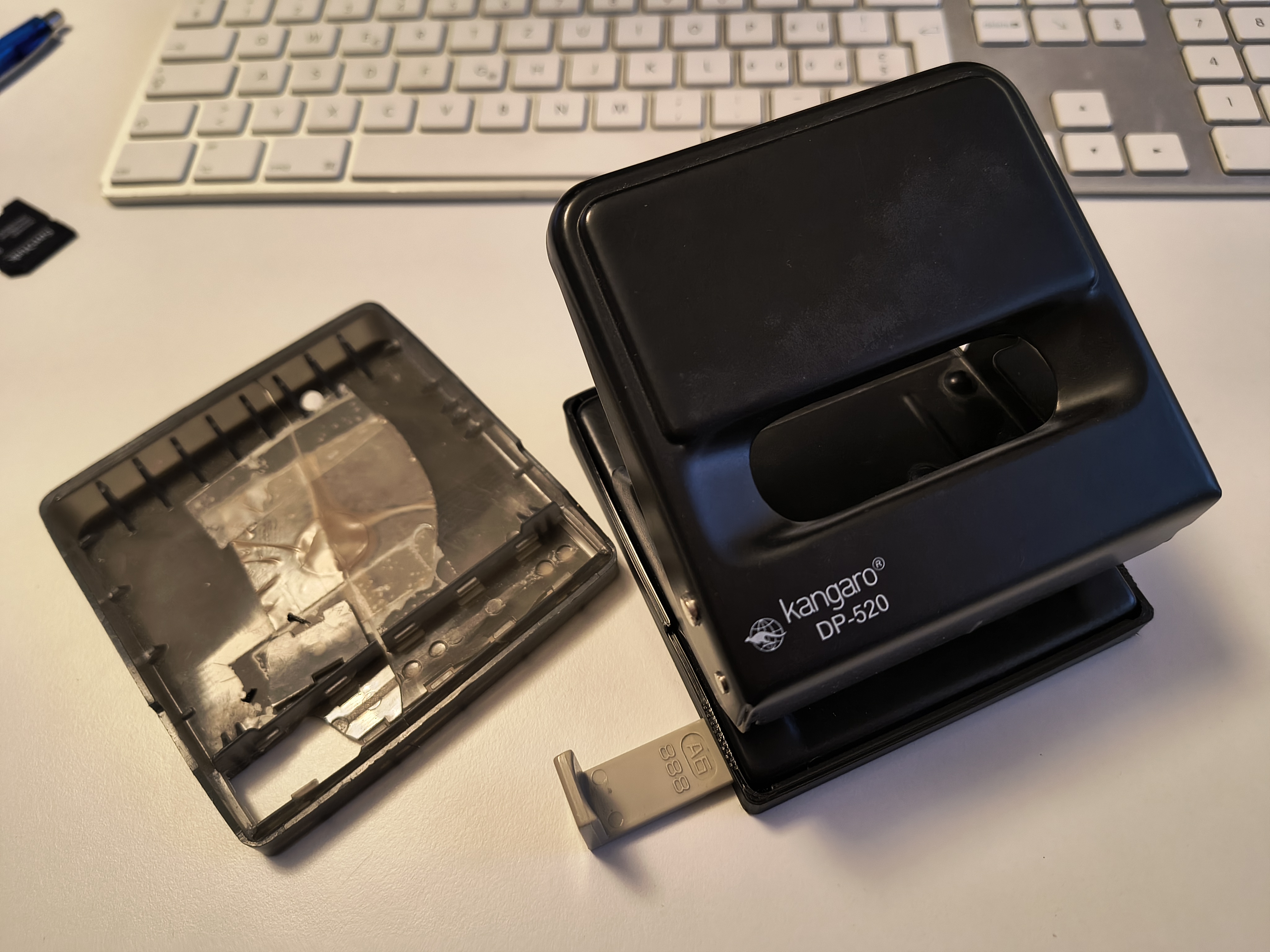 Kangaro DP520 Paper punch chip tray