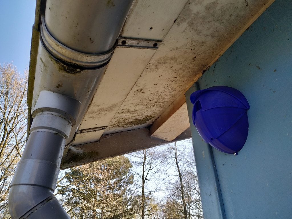 Perchless nested bird house