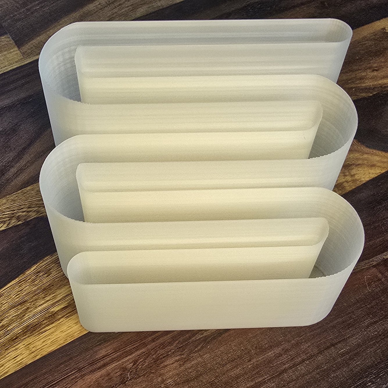 Organic Serpentine Organizer