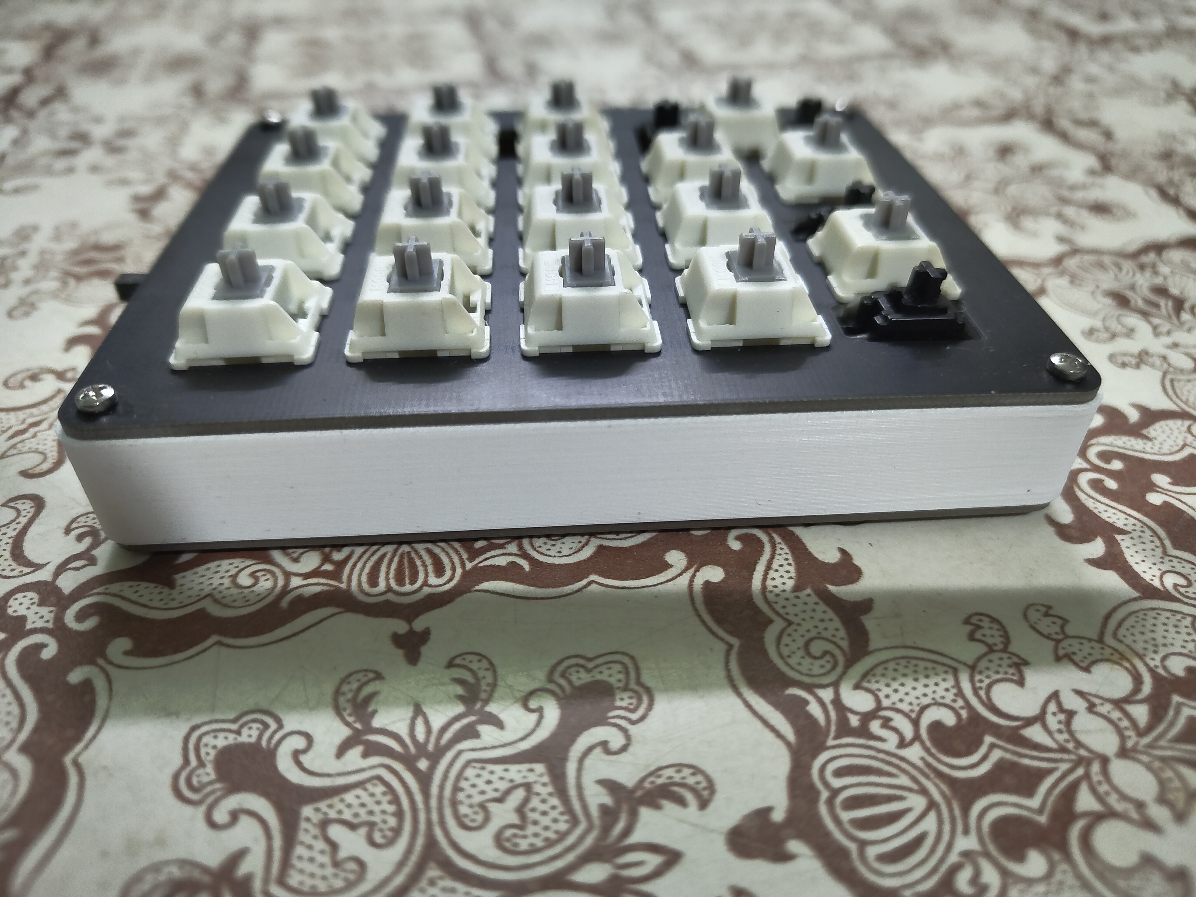 Mid frame for Soyuz Numpad
