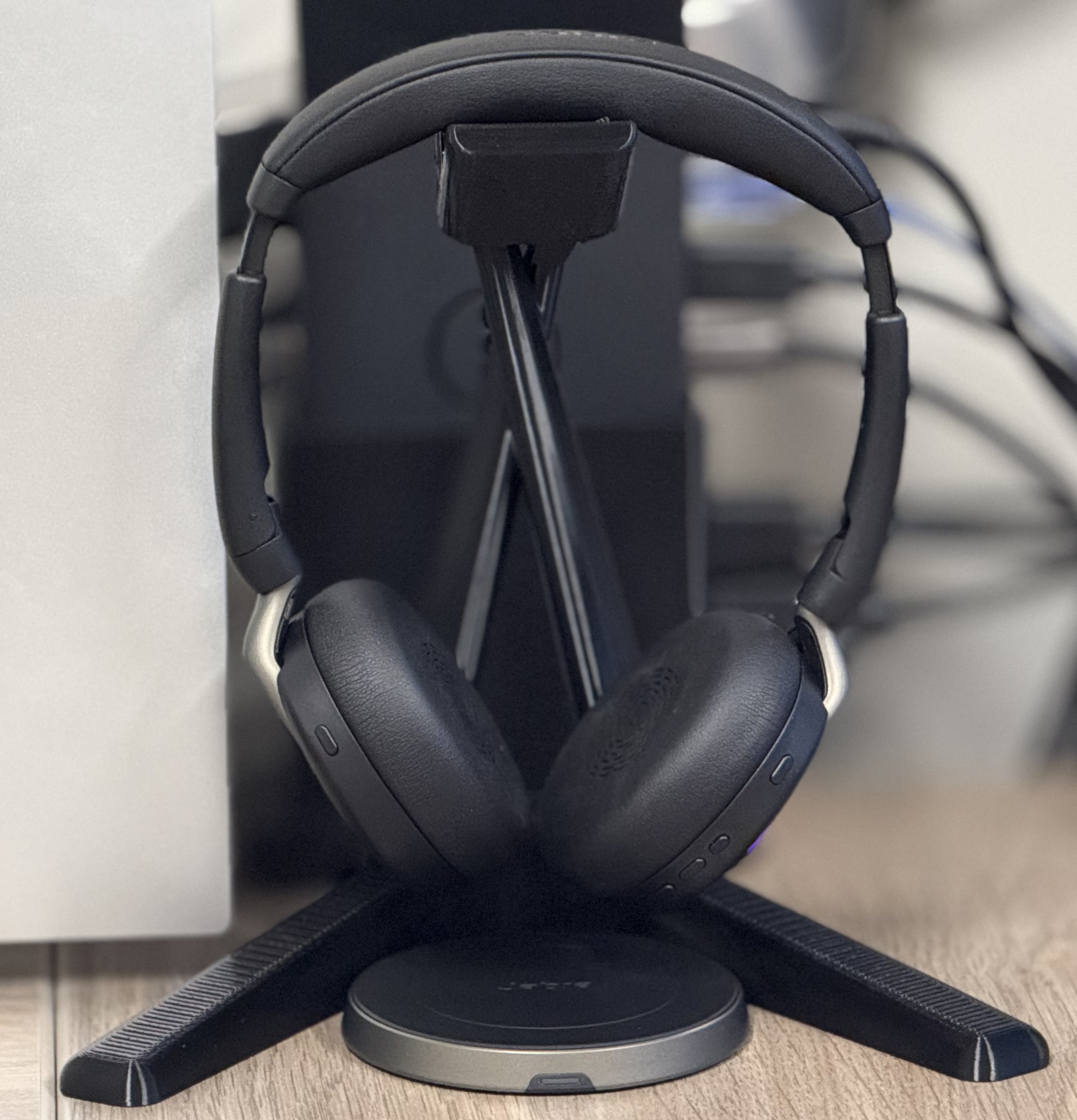 Futuristic Headset Stand (Remix)