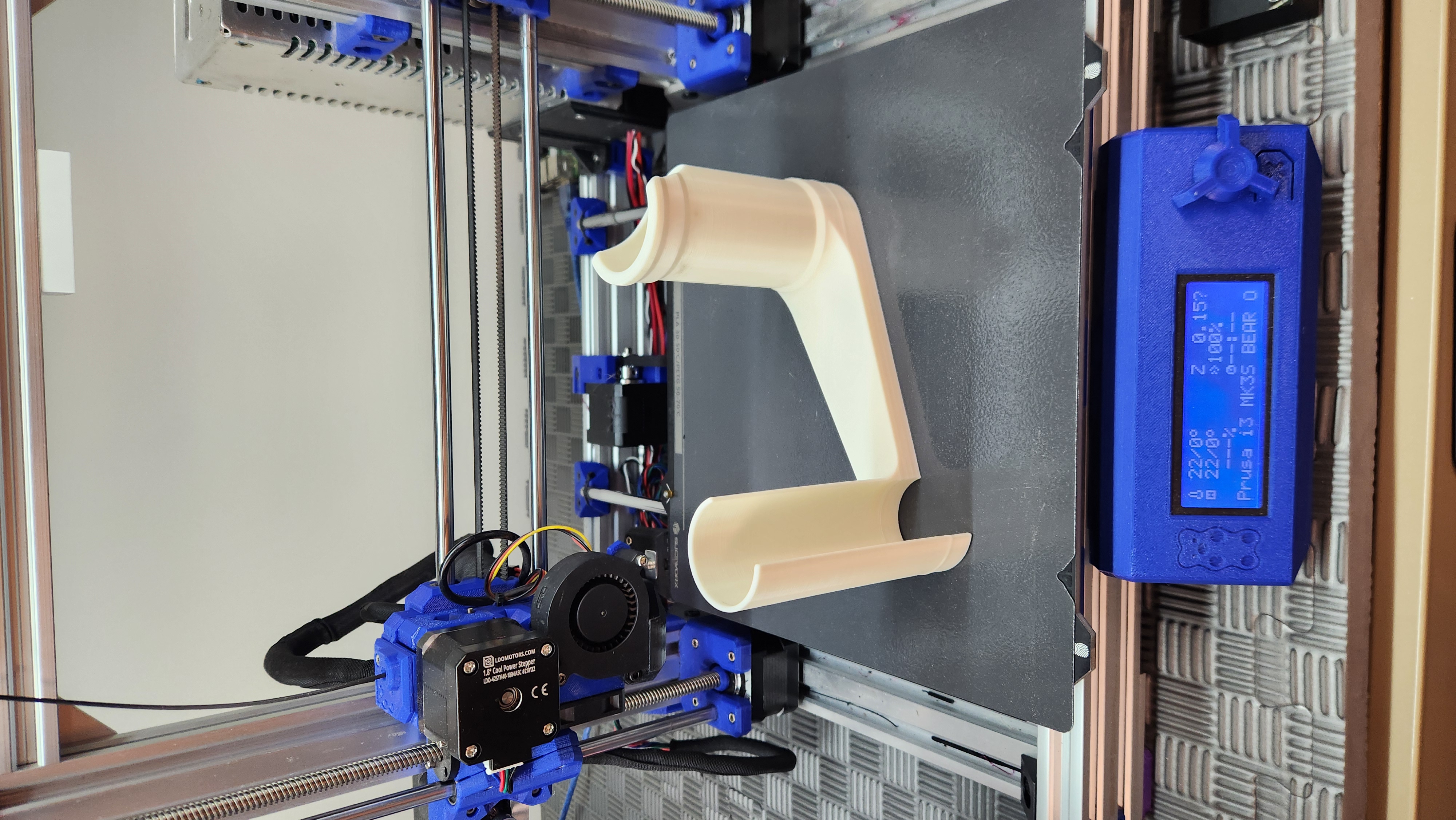 hanging spool holder for standard closet rod