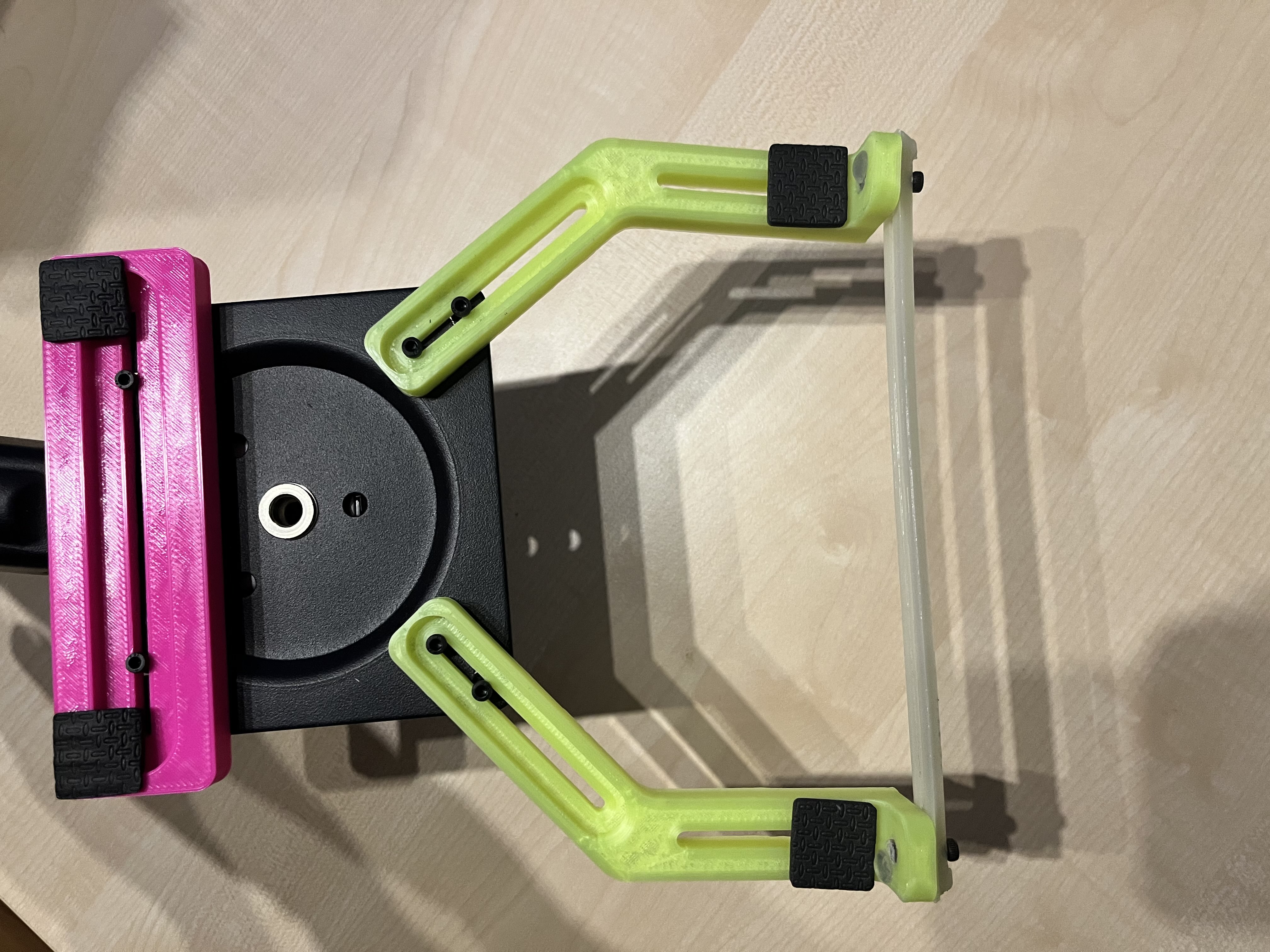 Notebook Holder for VESA Monitor Arms – Space-Saving and Flexible