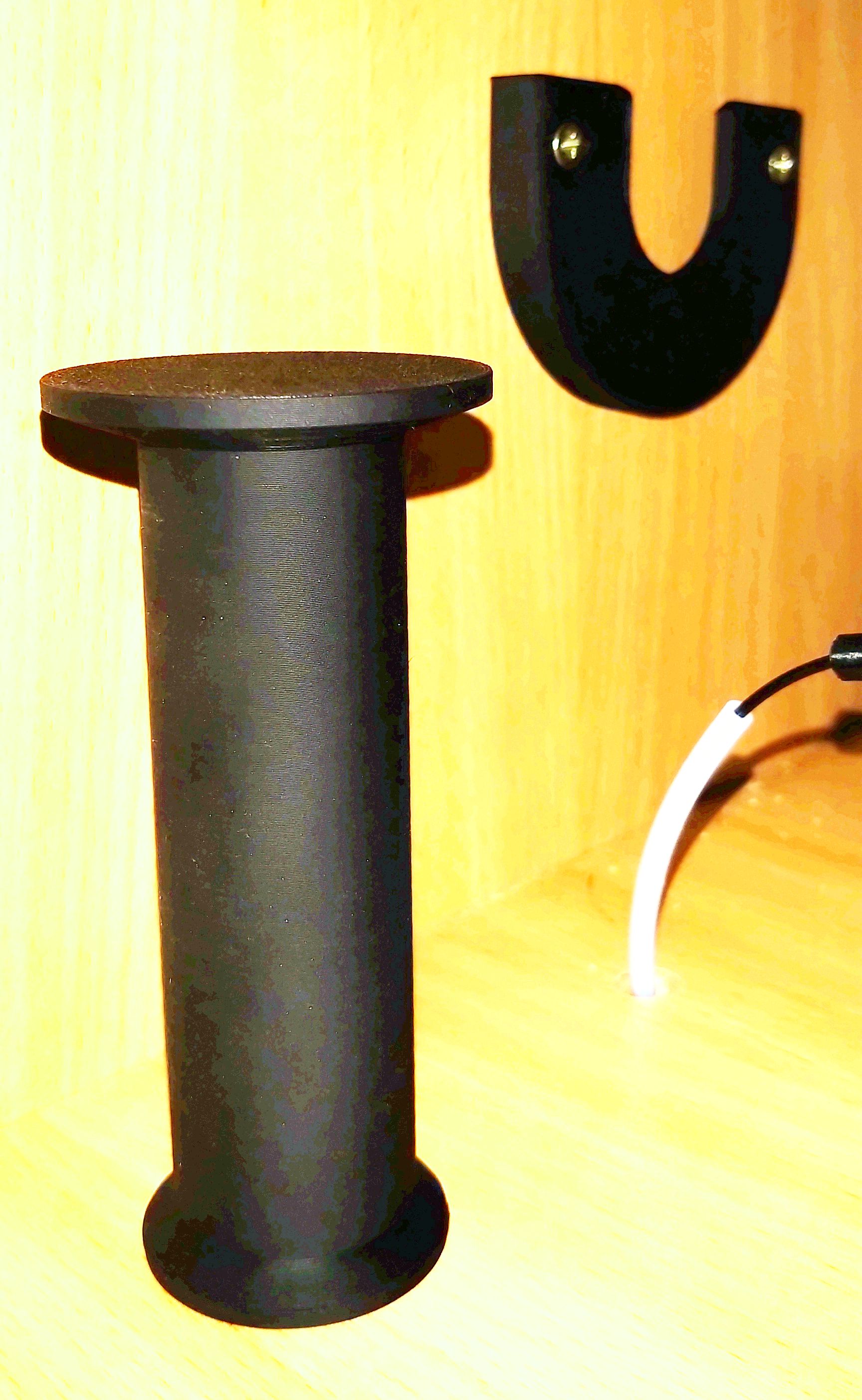 Wall mount spool holder (removeable) — miniatura 3