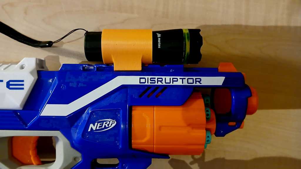 Miniatura 4 do modelo 3D Flashlight holder for nerf