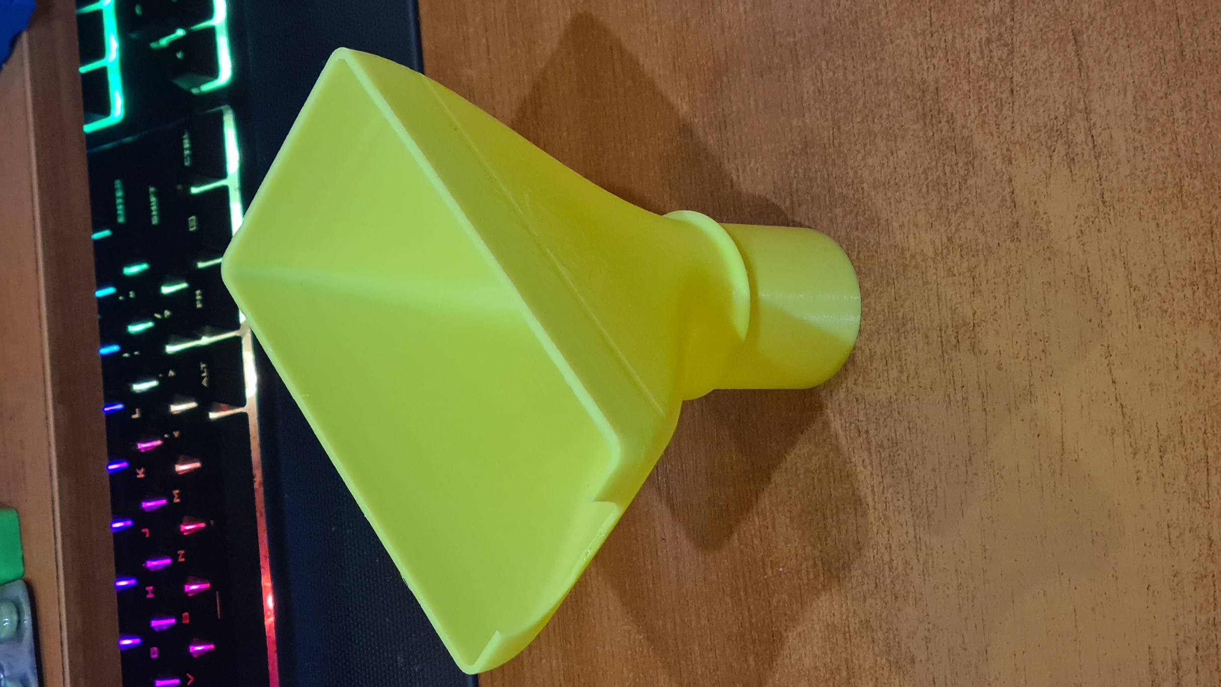 Windshield washer fluid funnel - Skoda with hole