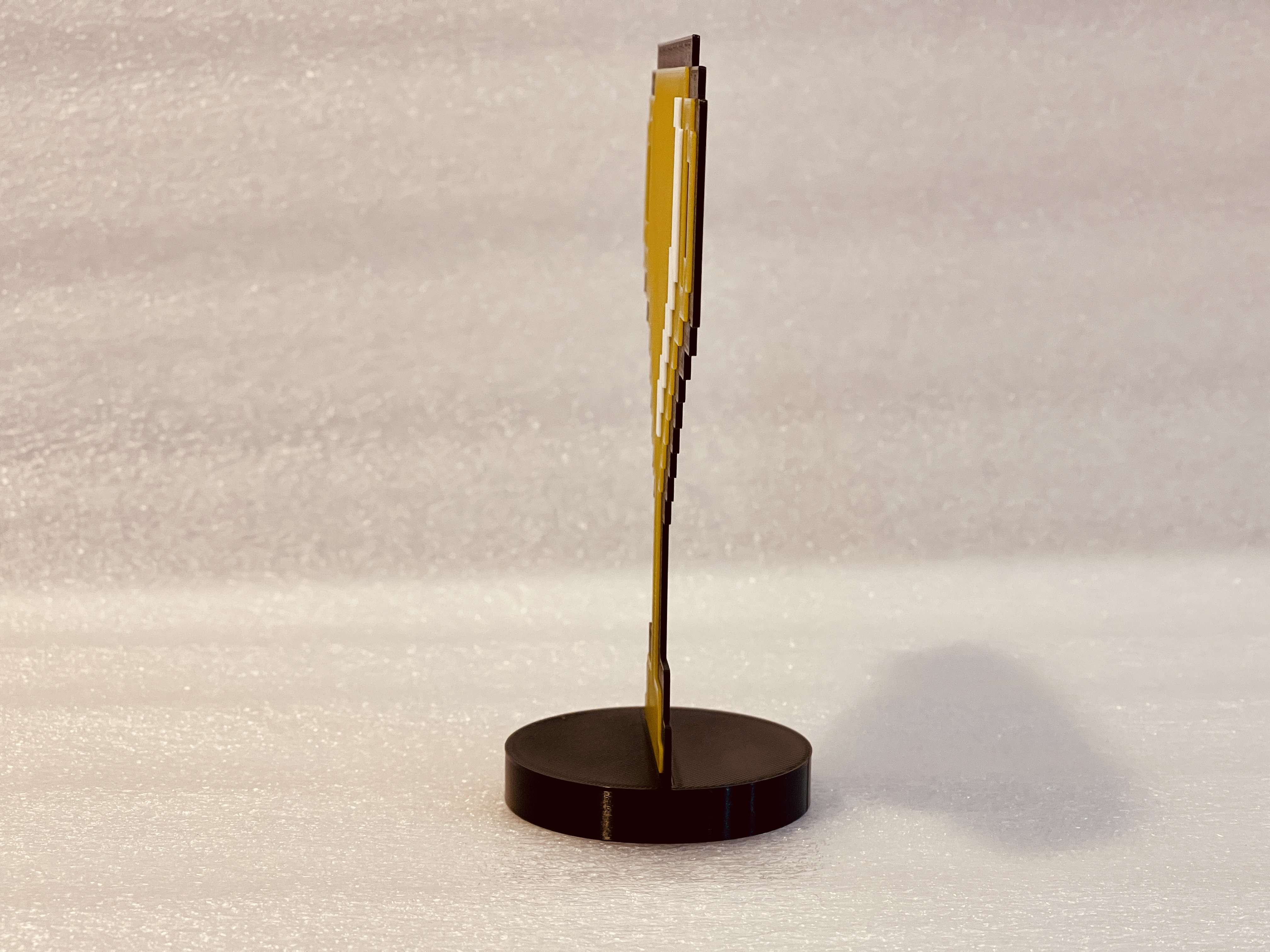 Miniatura 5 do modelo 3D Simple 2D Pixel Trophy with Base