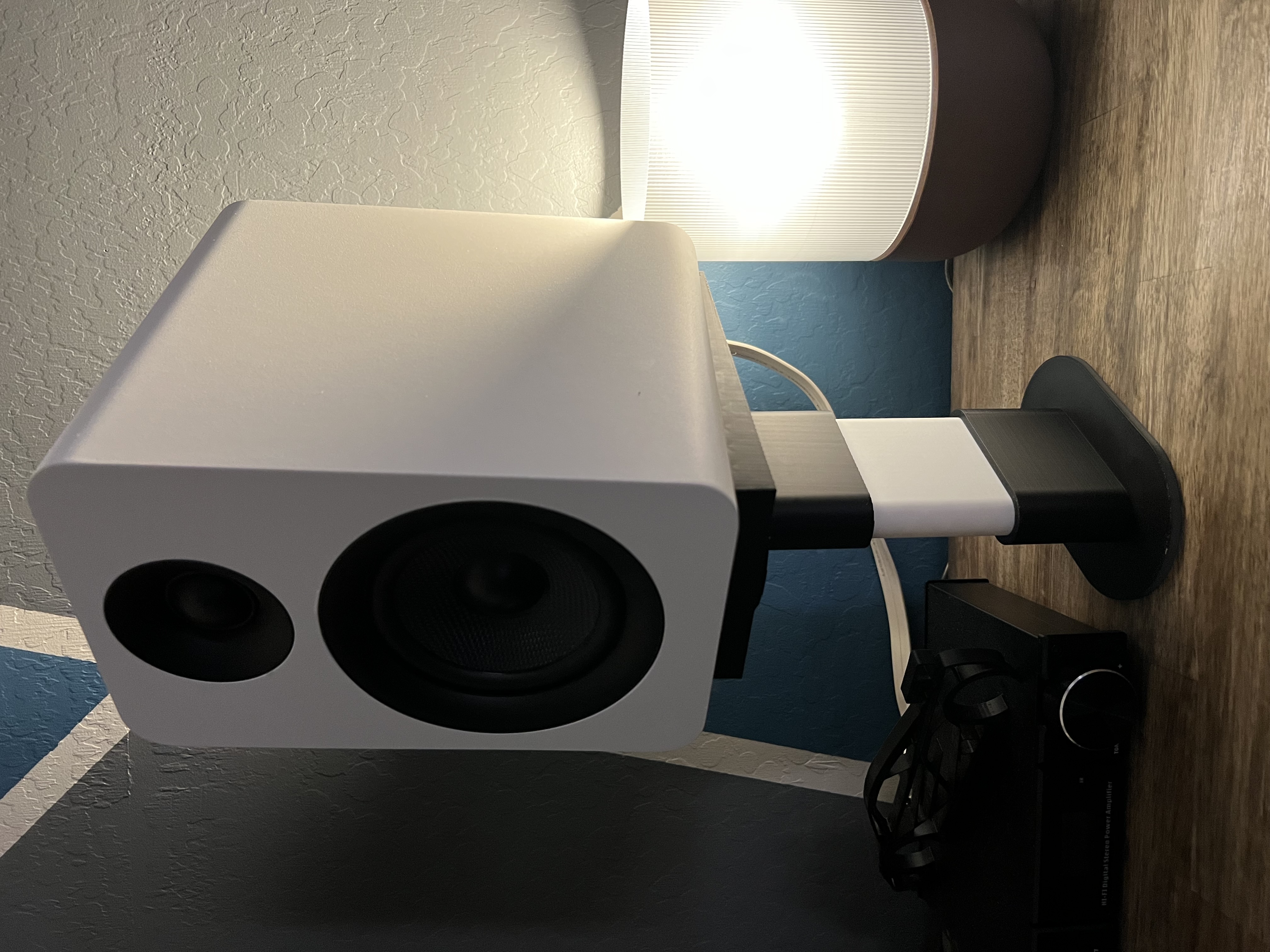 Speaker stand adjustable height shaft