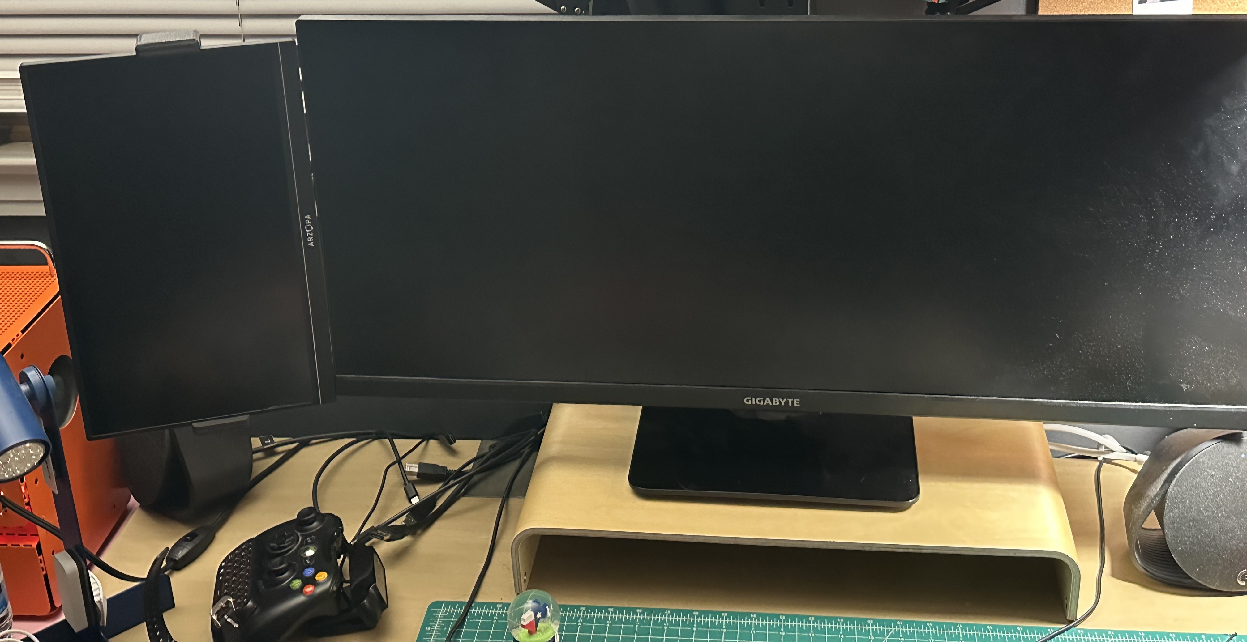 Portable Monitor Vertical Mount for 1/4-20 mount