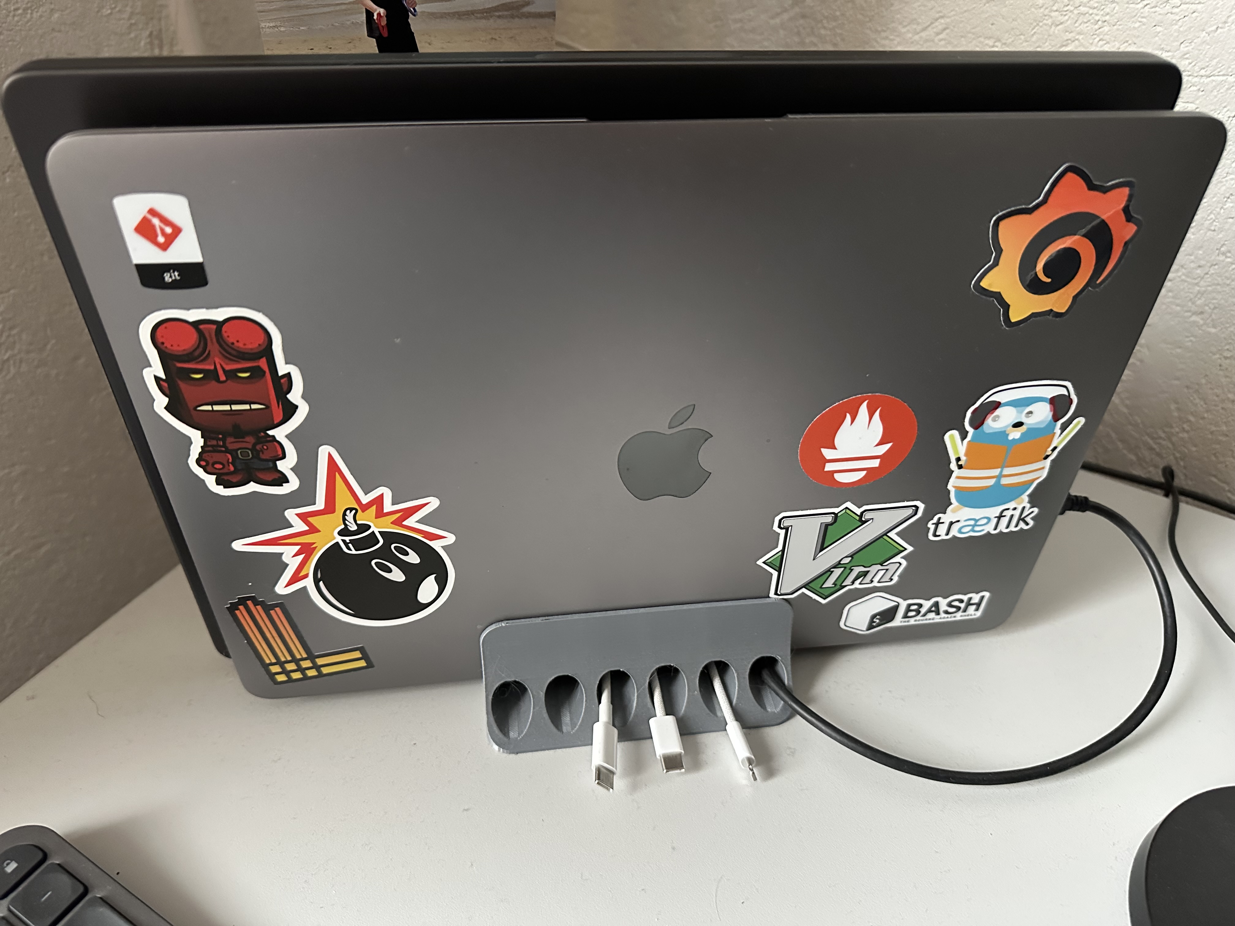 MacBook Duo Stand