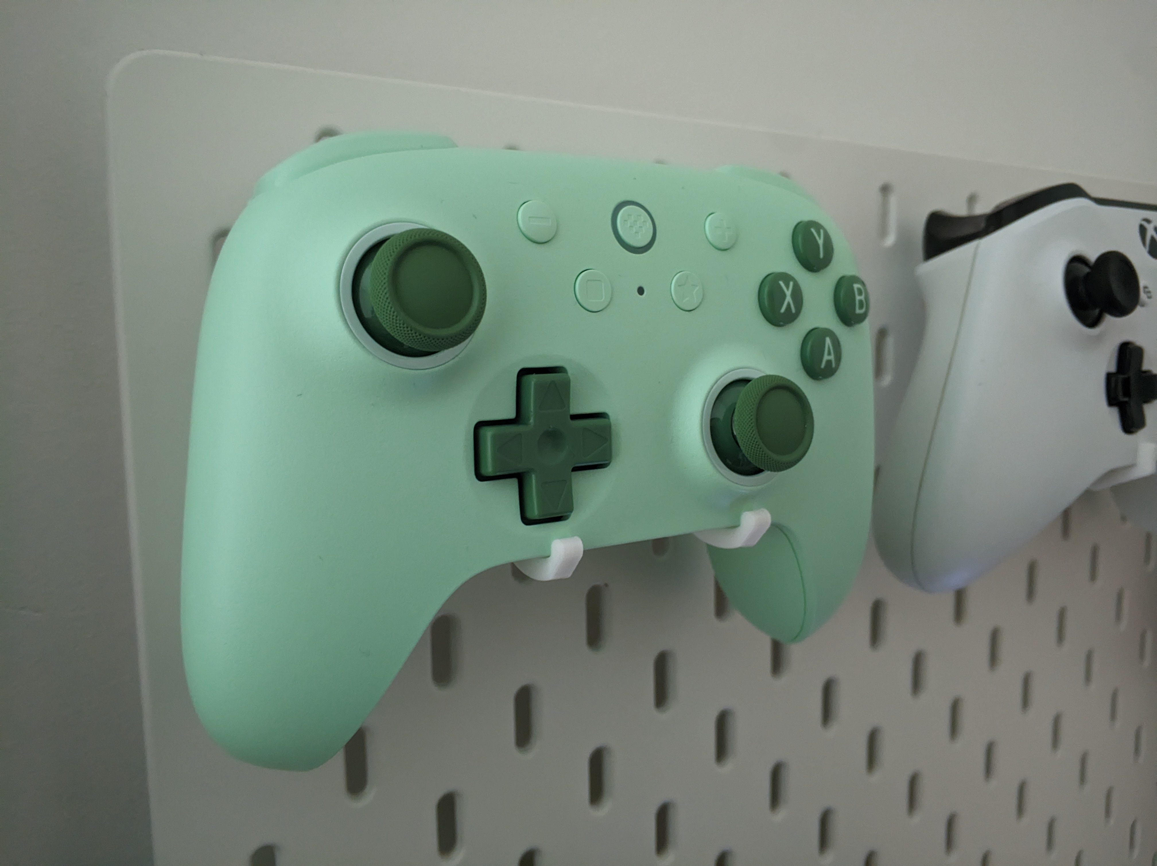 8BitDo Ultimate 2C IKEA Skadis