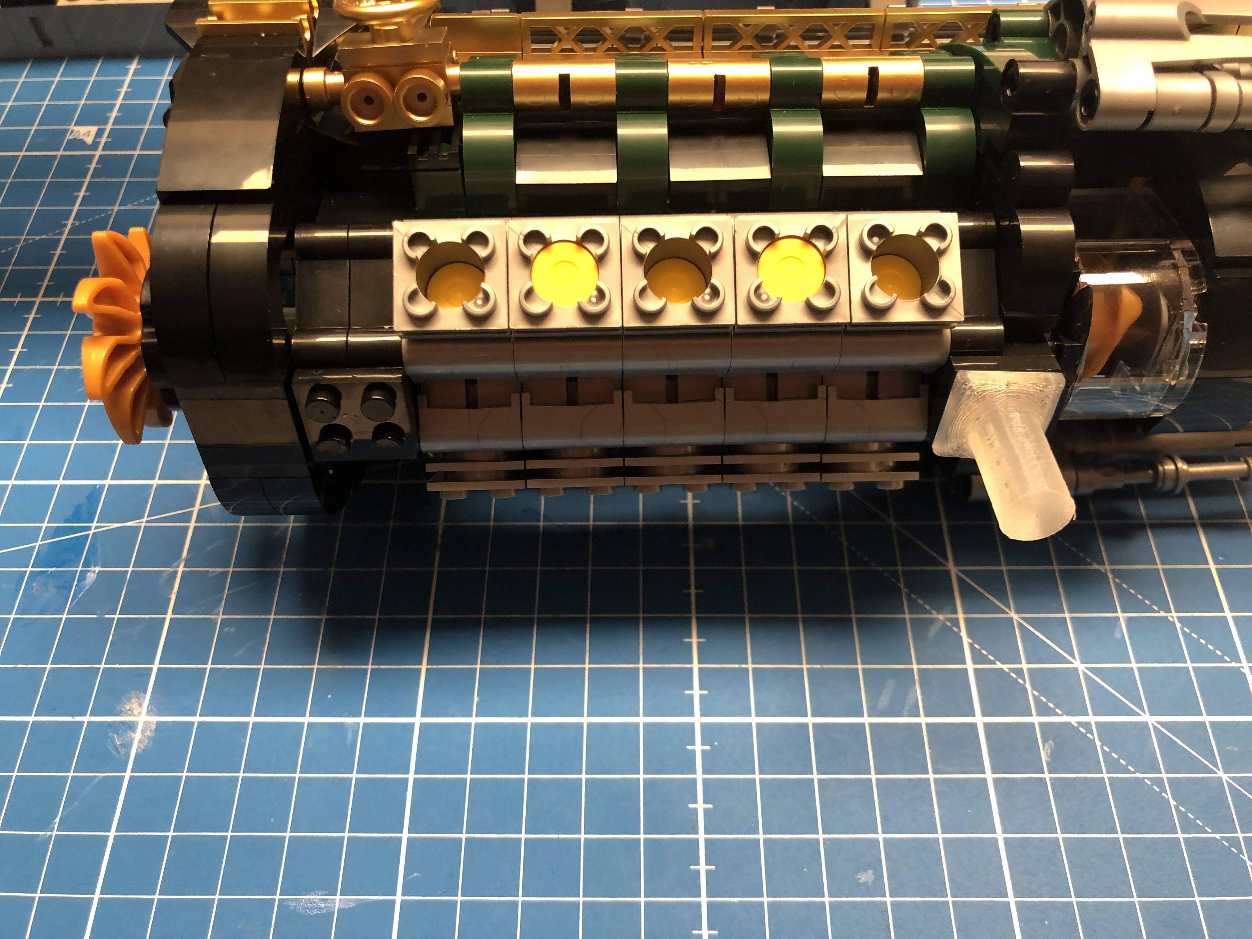 Support for: Pantasy Steampunk Railway Station: Train Locomotive and Coach — miniatura 2
