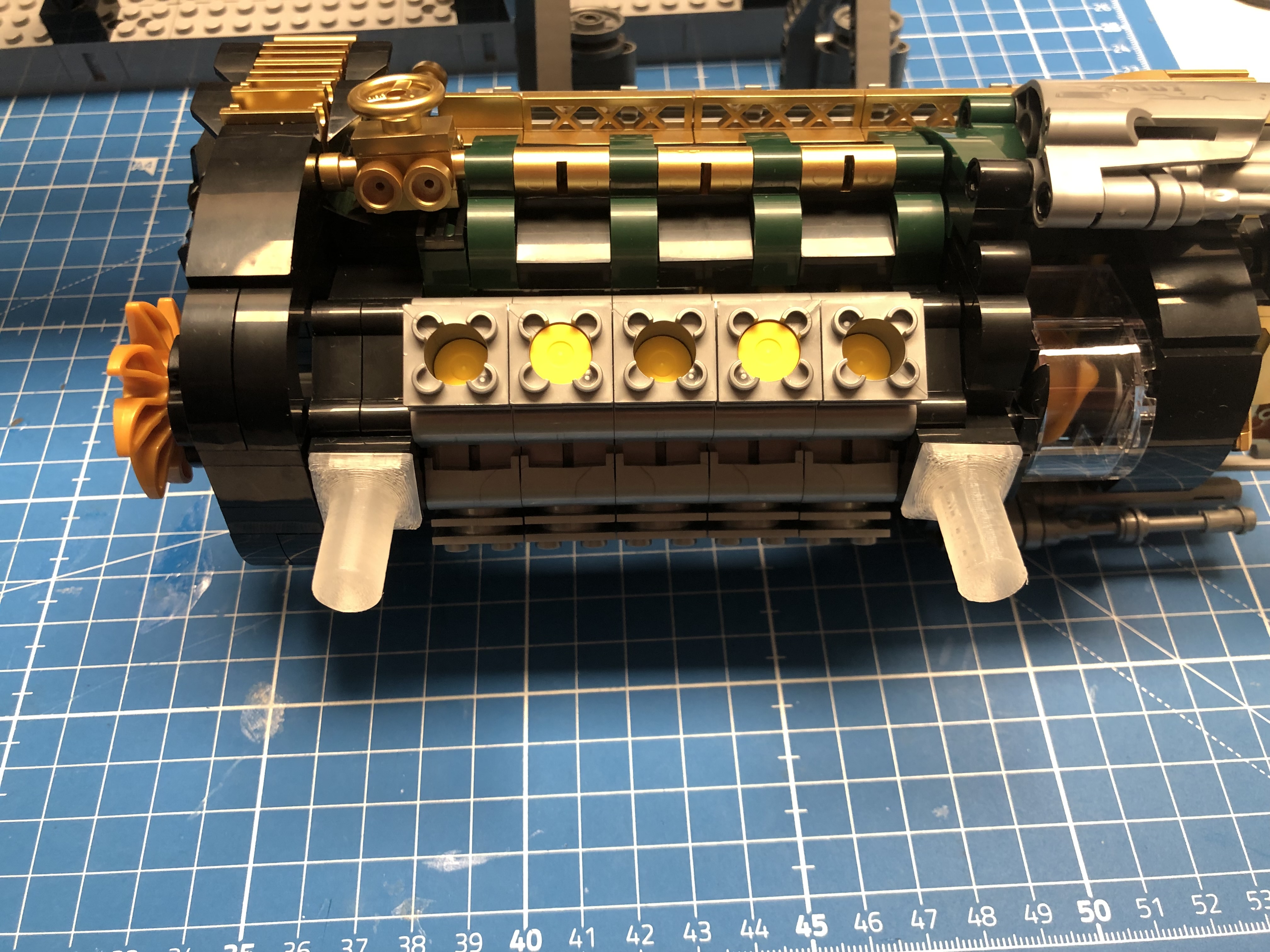 Support for: Pantasy Steampunk Railway Station: Train Locomotive and Coach — miniatura 3