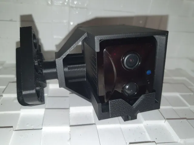 Magnetic outdoor base for a 4g camera