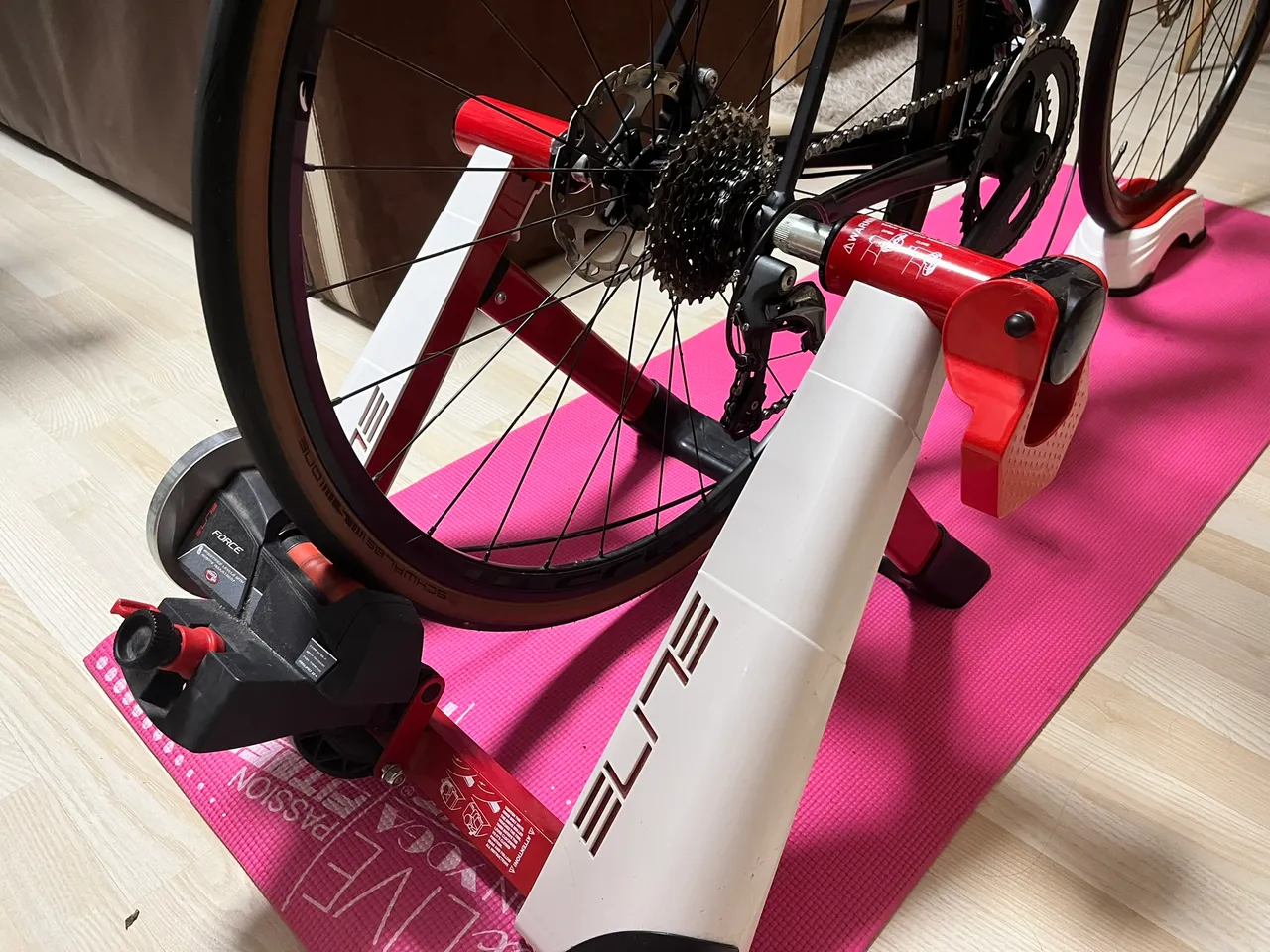 Elite NOVO FORCE Adapter - Quick Release to Thru Axle Conversion