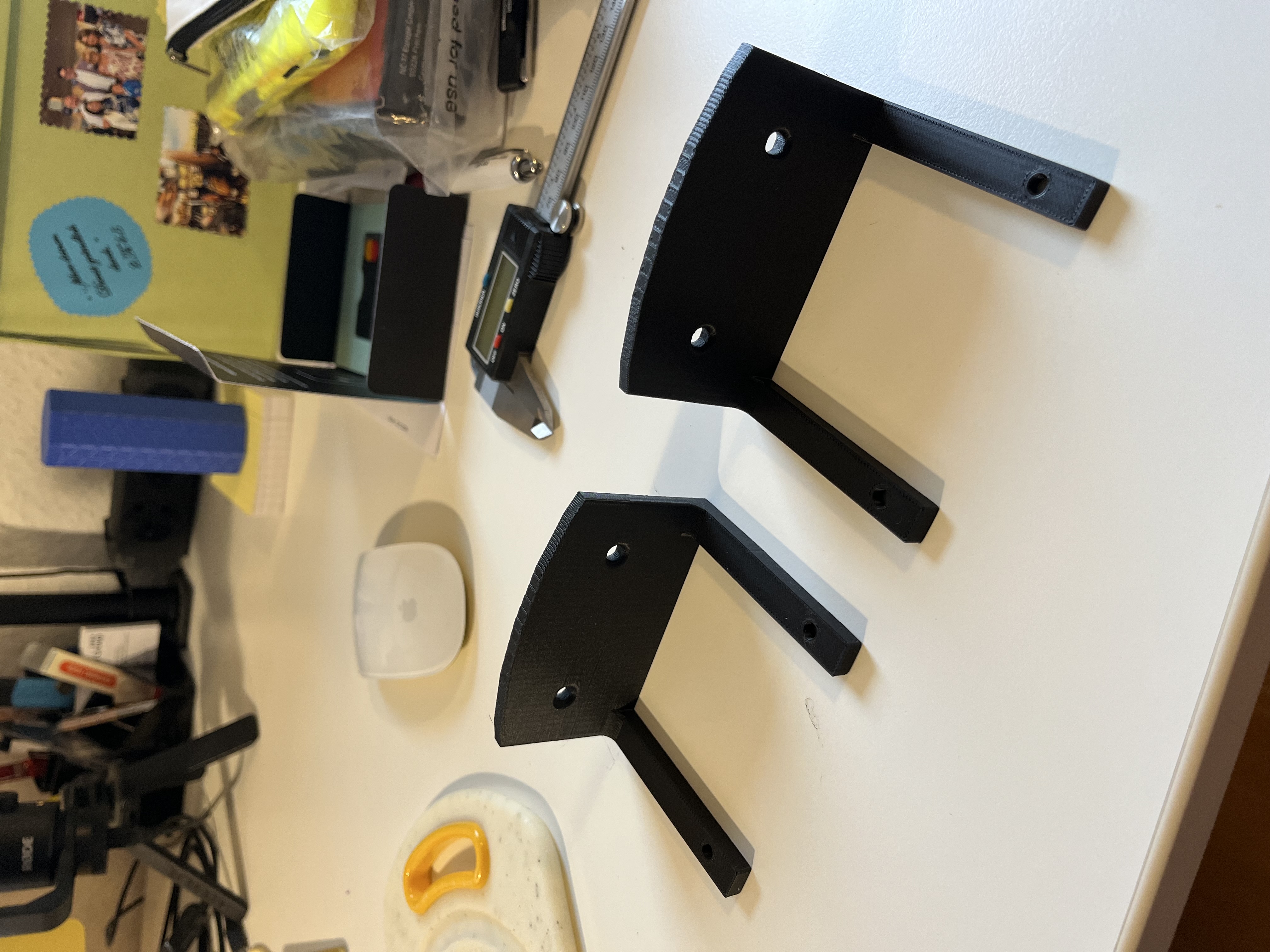 PS5 DualSense wallmount adapter