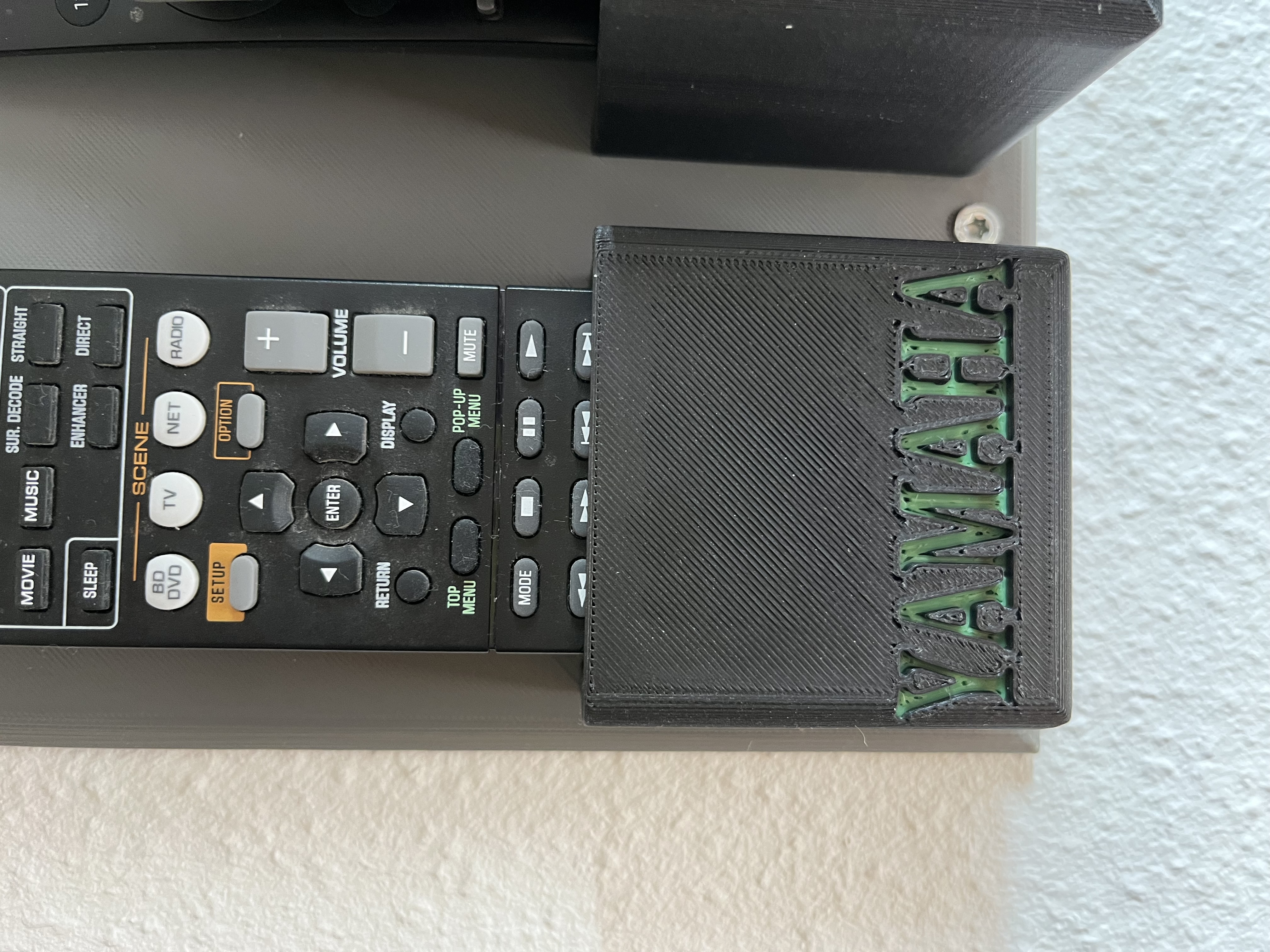 Miniatura 4 do modelo 3D Wall mount for 4 remote controllers