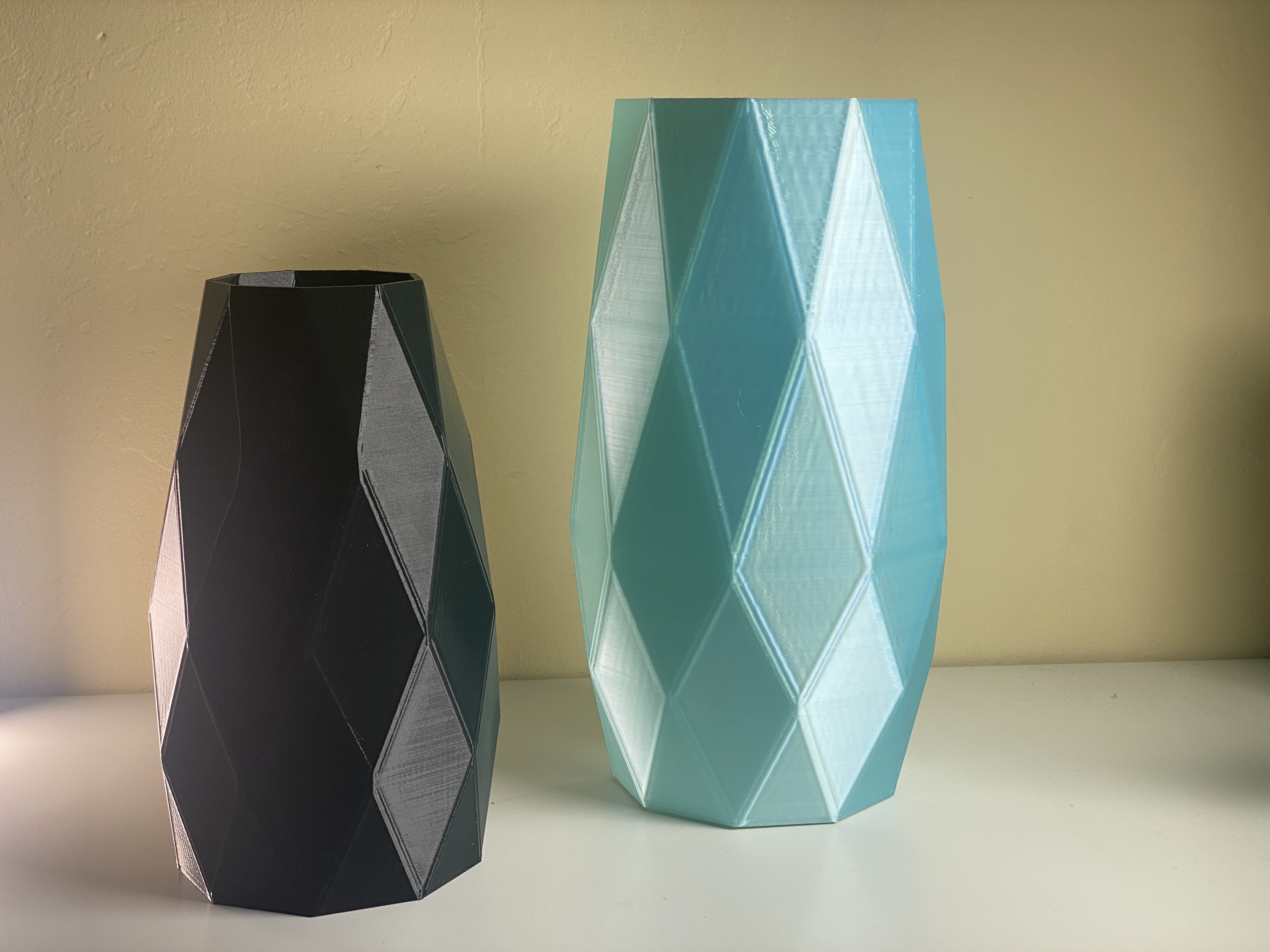 Miniatura 4 do modelo 3D Geometric Vase - 2 models