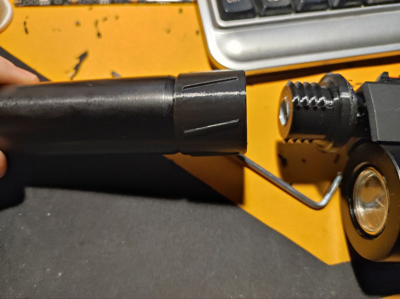 Korsar moderator's bayonet connection