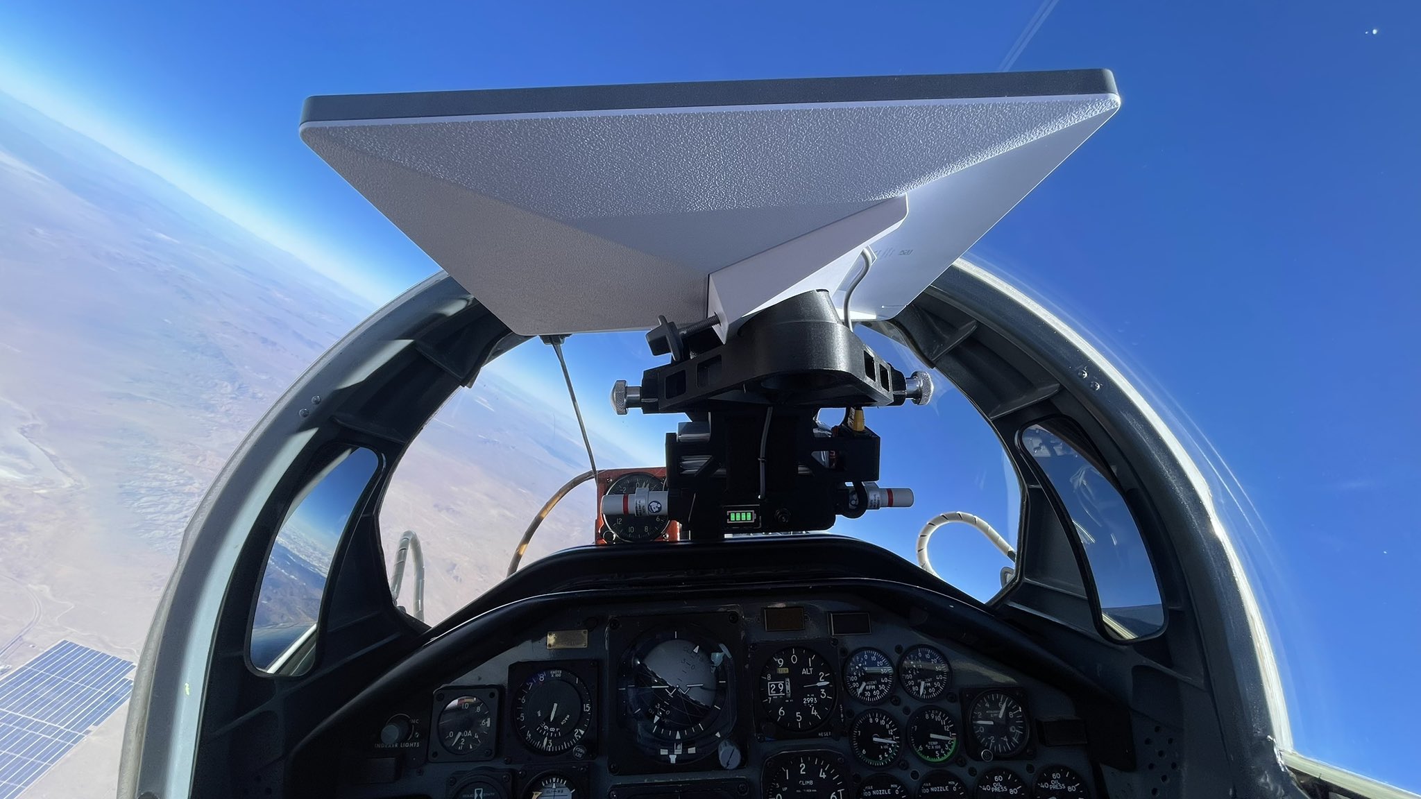 Starlink Mini suction cup antenna mount with integral battery power supply