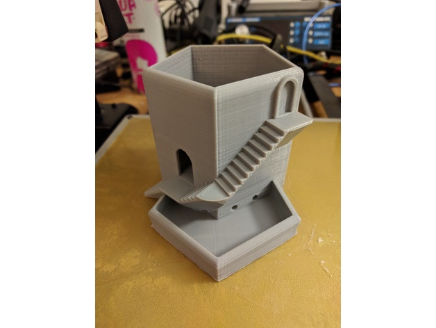 Miniatura 4 do modelo 3D Succulent Tower Planter Pot
