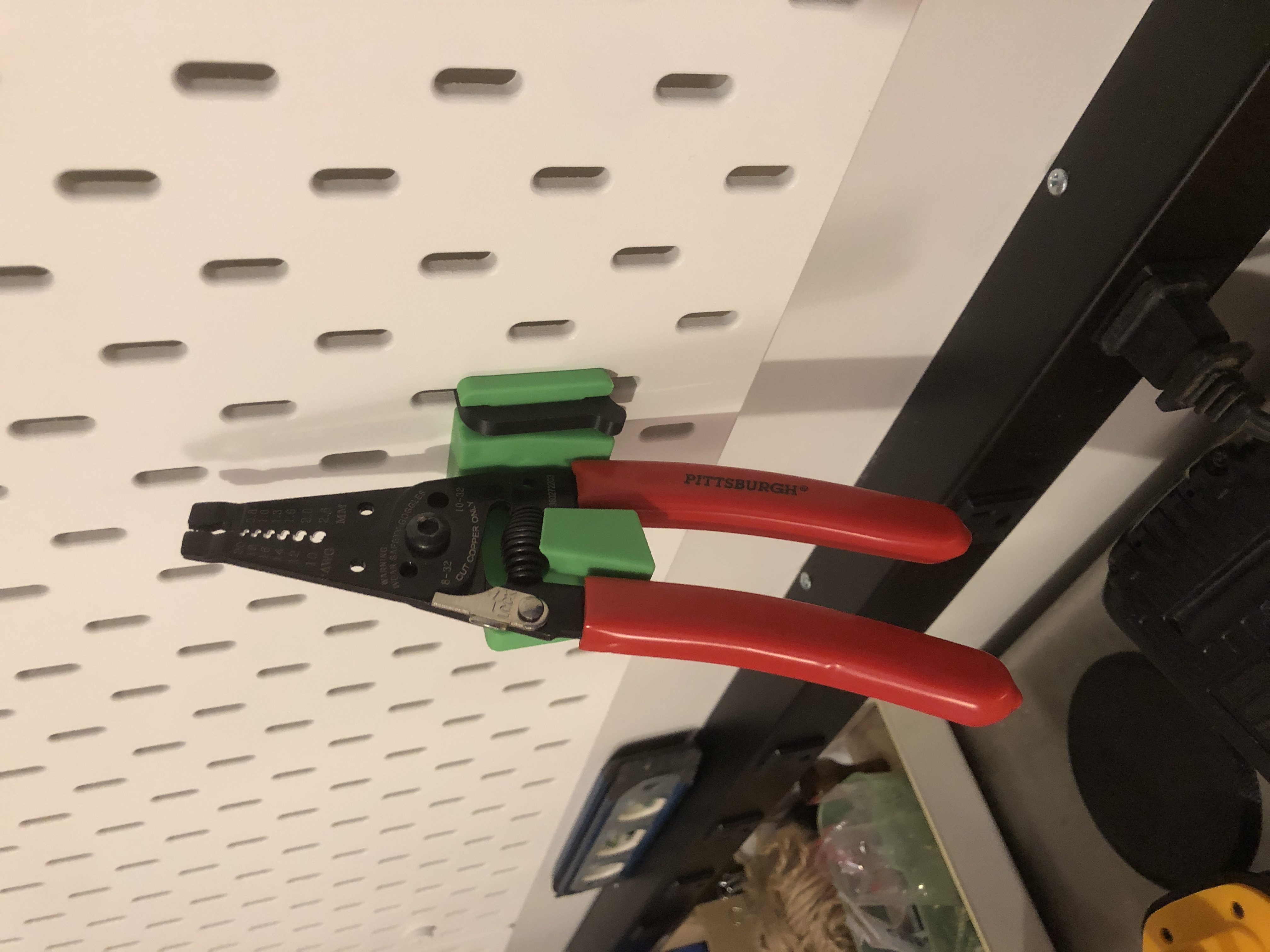 Skadis Wire Stripper Holder Quick Grab