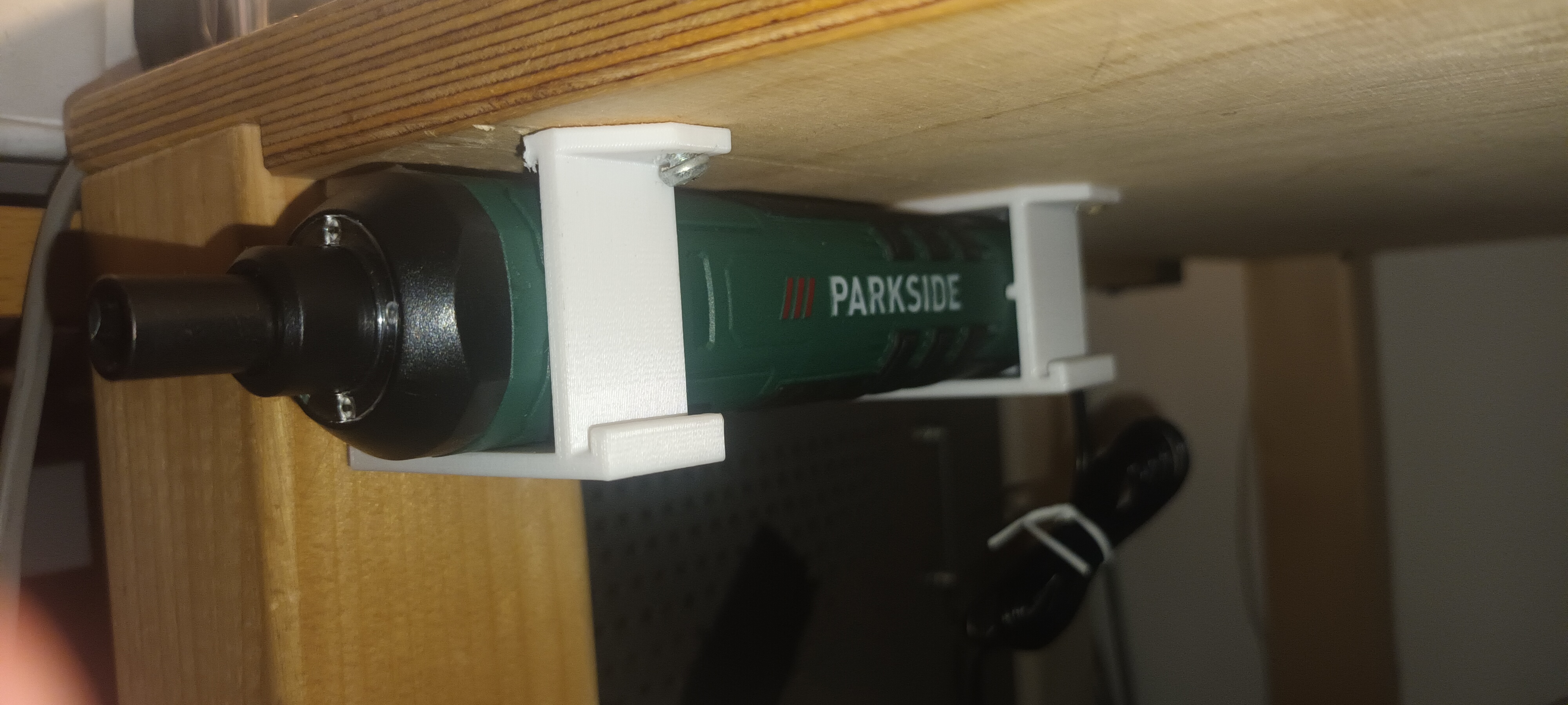 Pakside 4V Cordless Screwdriver underdesk mount