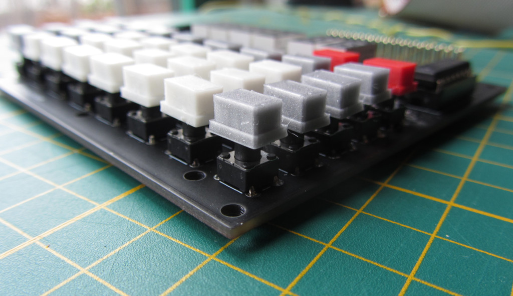 Miniatura 5 do modelo 3D Tiny keyboard parts