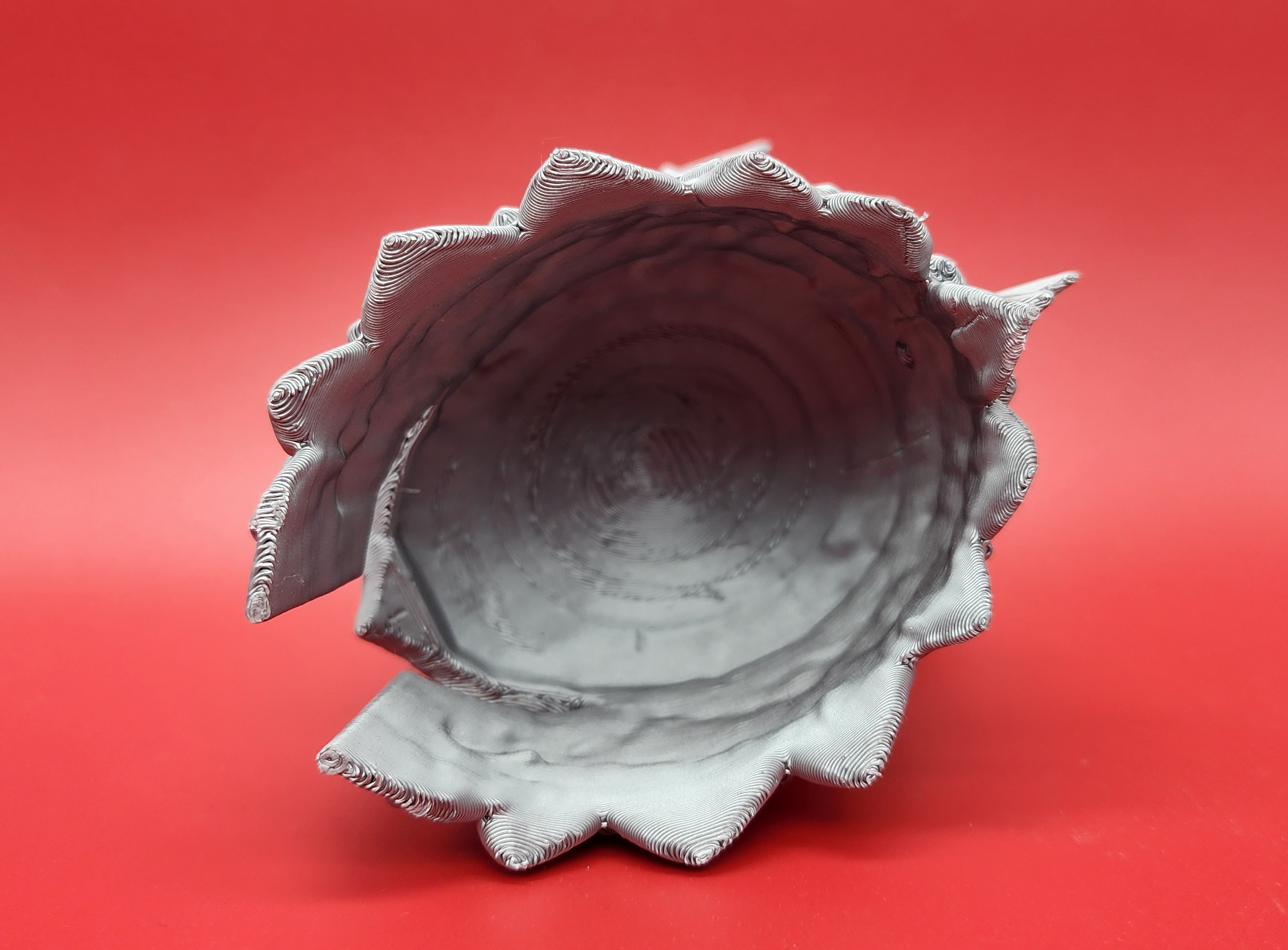 Miniatura 2 do modelo 3D Dragon Scale Helmet