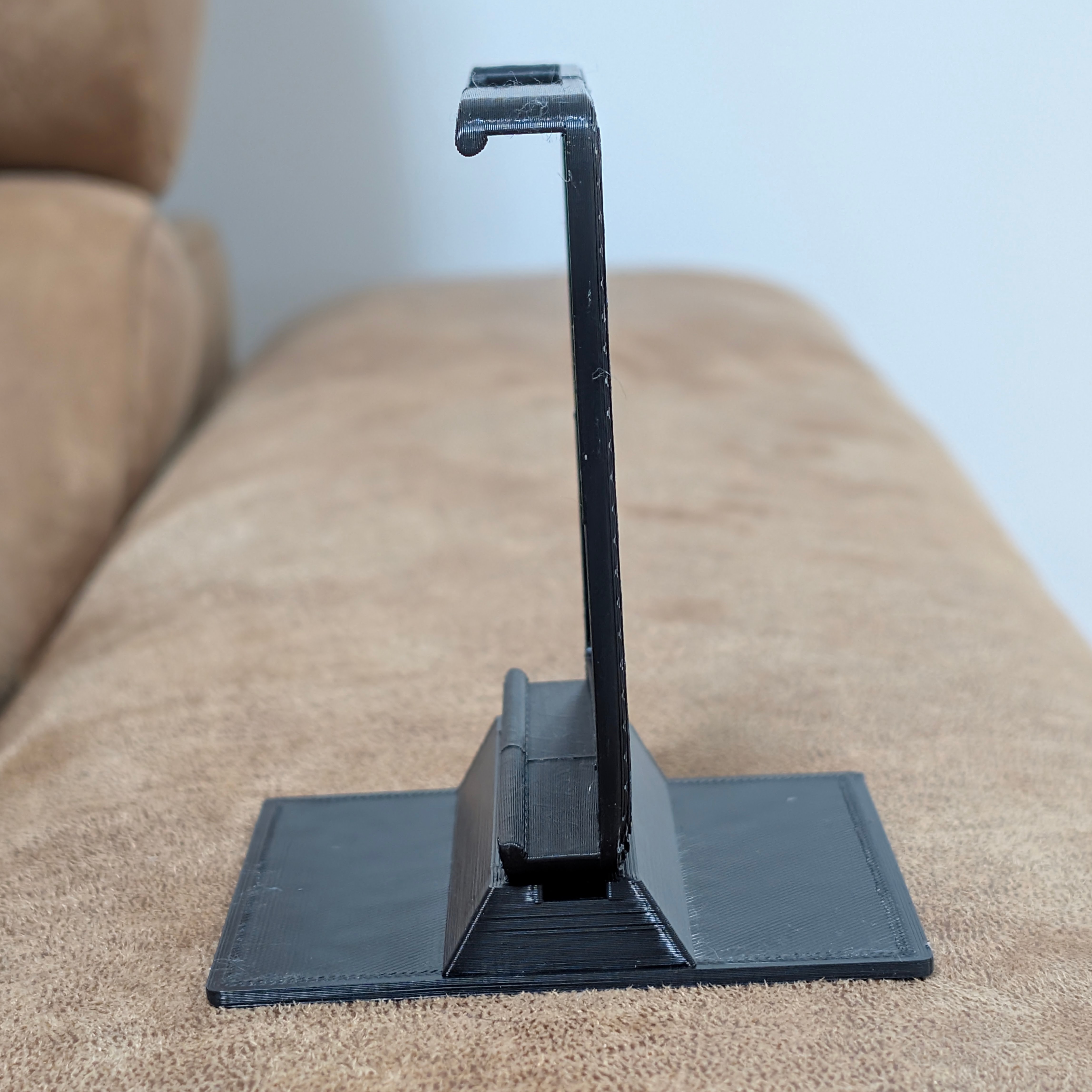 Pixel 8 Pro Leveled & Tilt Stand for photography/ video recording (flipped horizontal)
