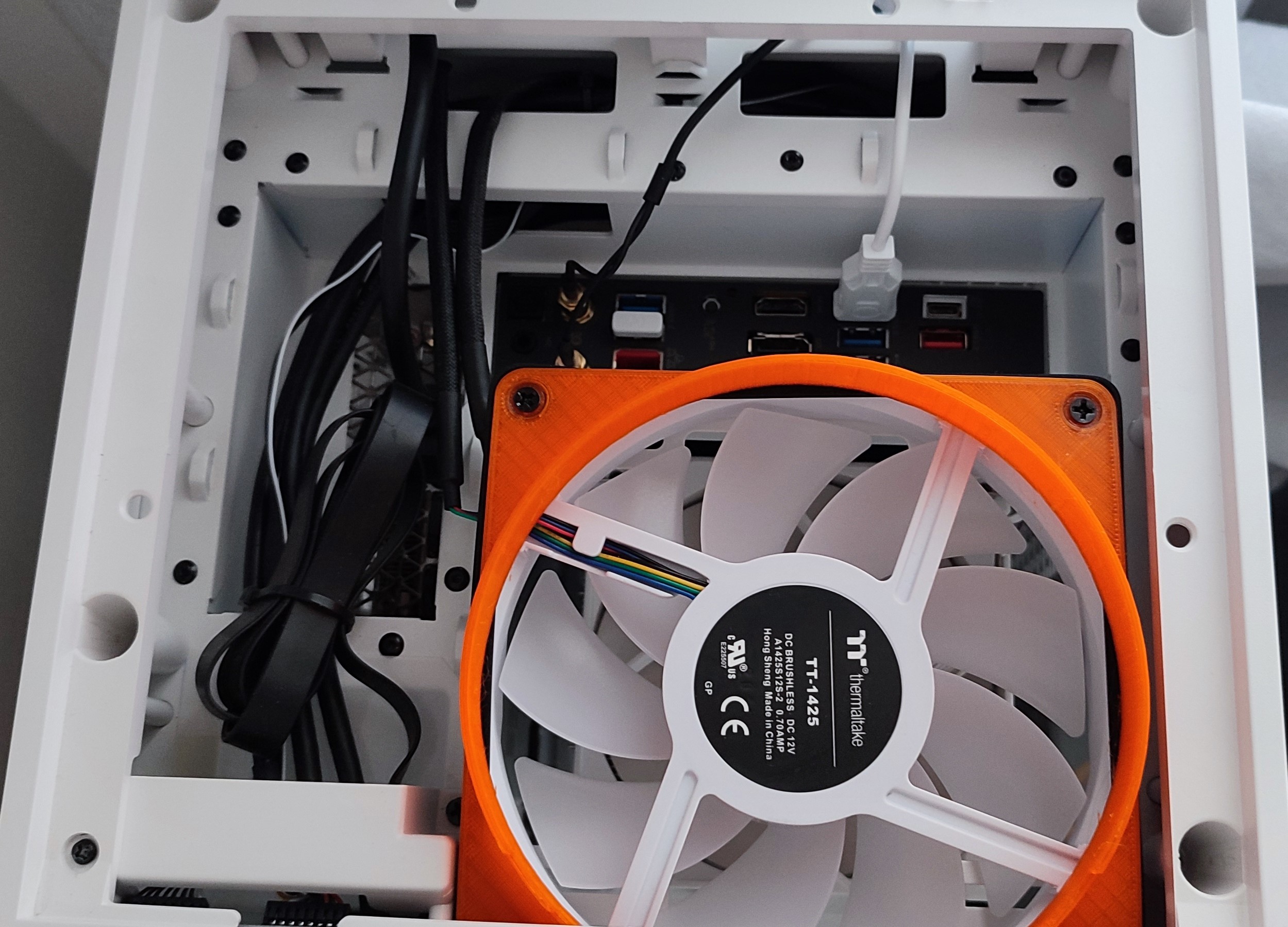 Thermaltake Tower 100 Exhaust - 140mm Fan
