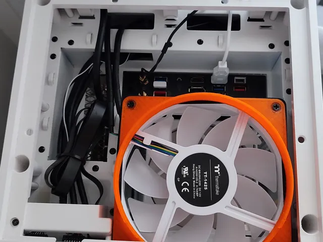 Thermaltake Tower 100 Exhaust - 140mm Fan